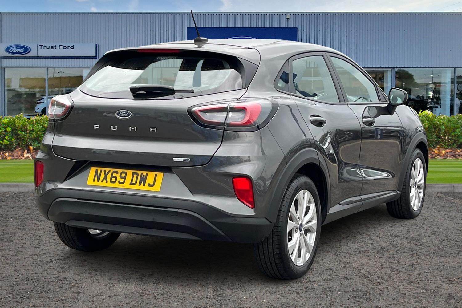 Feb 2022 Ford Puma 1.0 EcoBoost Hybrid mHEV Titanium 5dr - HEATED SEATS & STEERING WHEEL, REAR SENSORS, CRUISE CONTROL, APPLE CARPLAY & ANDROID AUTO, TOUCHSCREEN