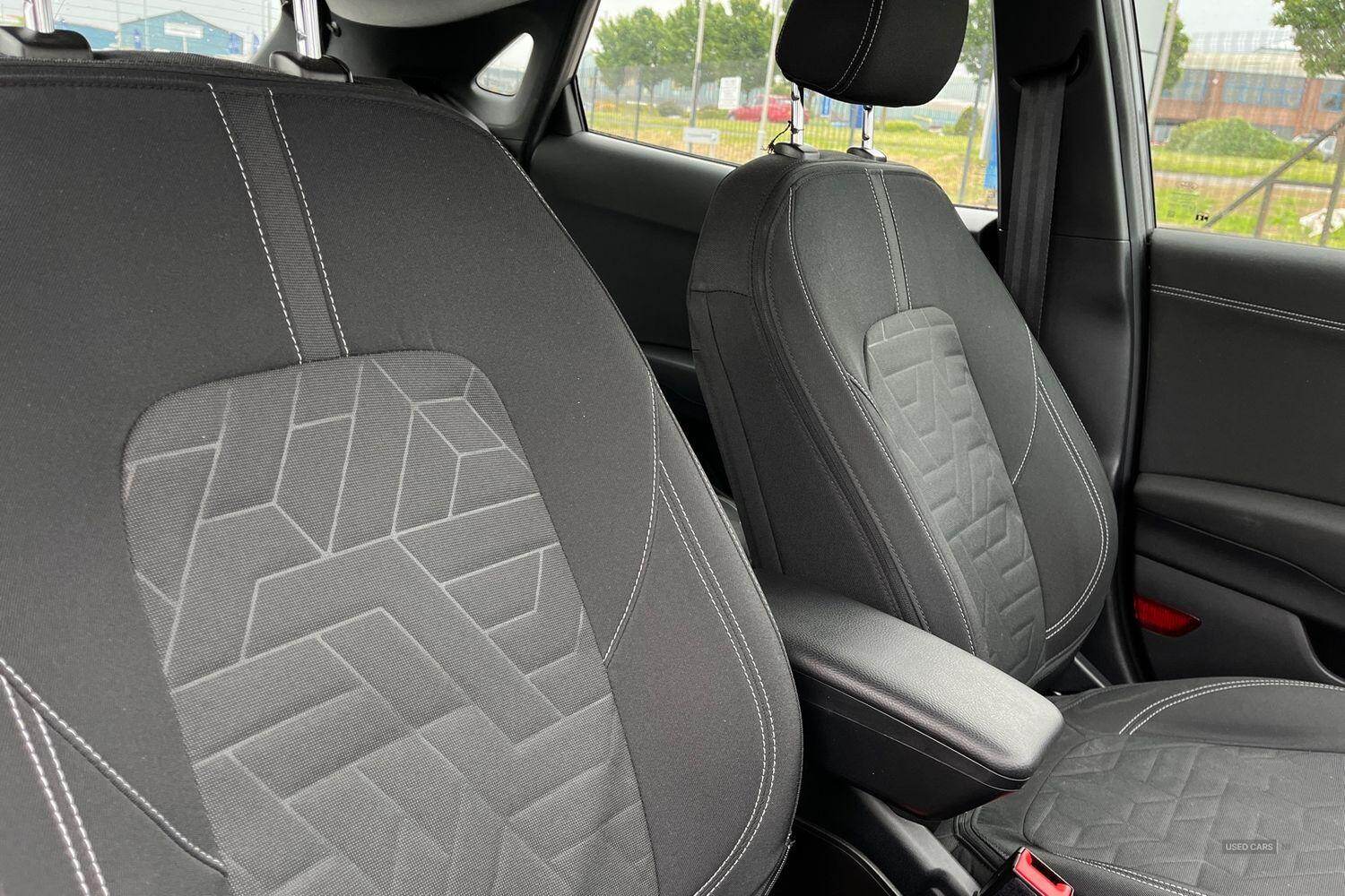 Feb 2022 Ford Puma 1.0 EcoBoost Hybrid mHEV Titanium 5dr - HEATED SEATS & STEERING WHEEL, REAR SENSORS, CRUISE CONTROL, APPLE CARPLAY & ANDROID AUTO, TOUCHSCREEN