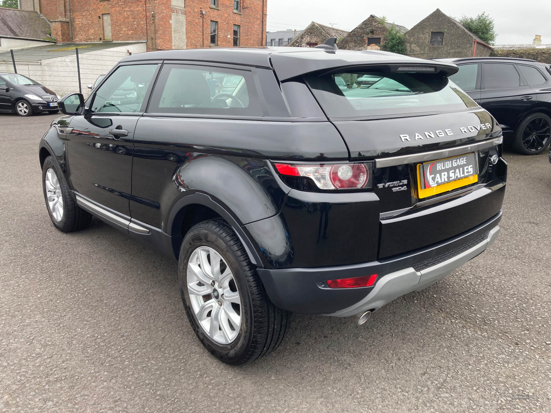 May 2015 Land Rover Range Rover Evoque 2.2 eD4 Pure 3dr [Tech Pack] 2WD