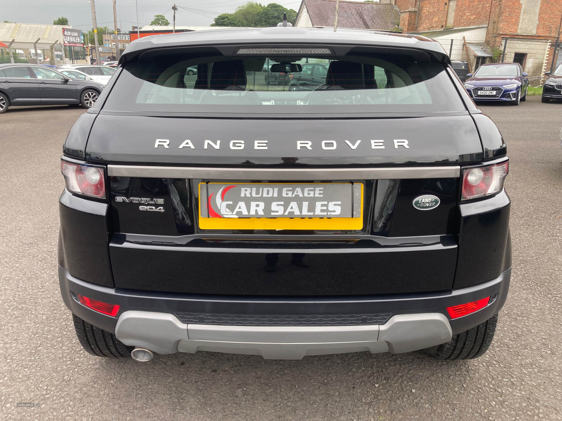 May 2015 Land Rover Range Rover Evoque 2.2 eD4 Pure 3dr [Tech Pack] 2WD