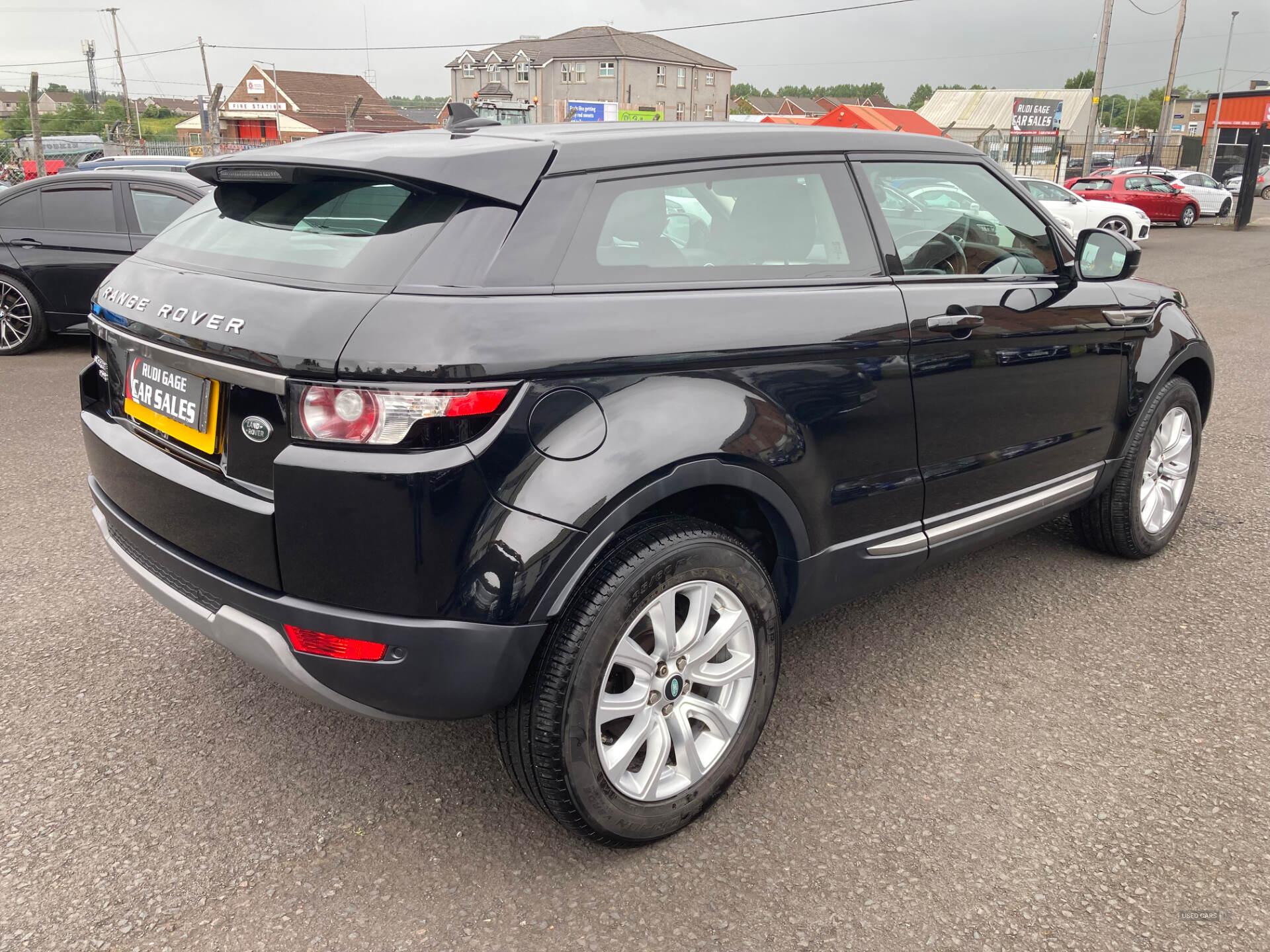 May 2015 Land Rover Range Rover Evoque 2.2 eD4 Pure 3dr [Tech Pack] 2WD