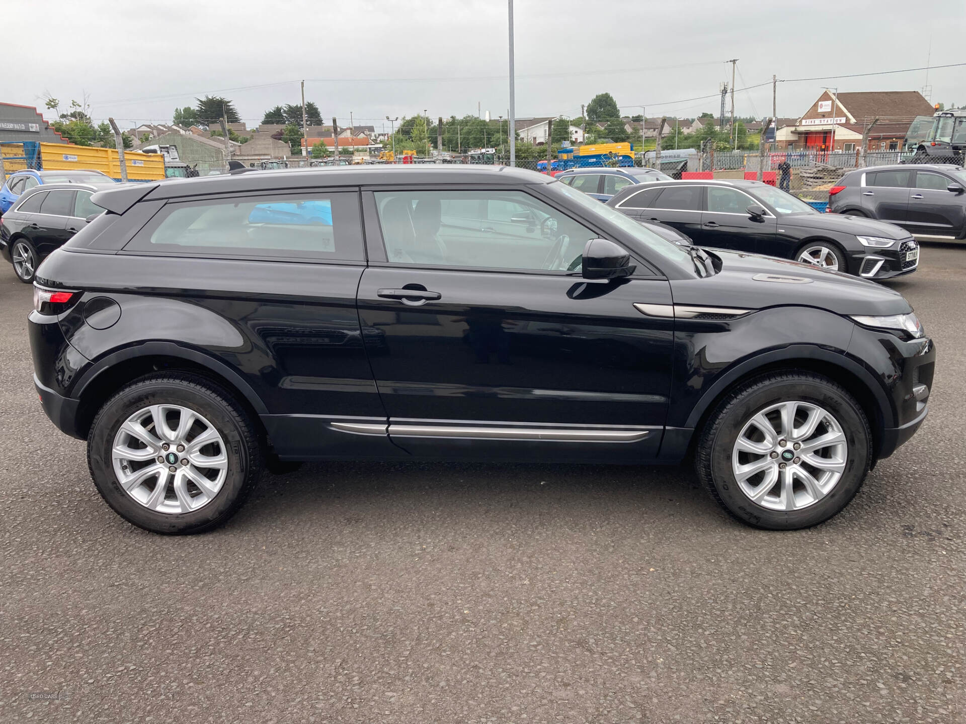 May 2015 Land Rover Range Rover Evoque 2.2 eD4 Pure 3dr [Tech Pack] 2WD