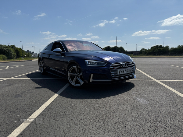 Audi A5 COUPE in Down