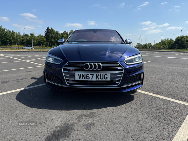Audi A5 COUPE in Down