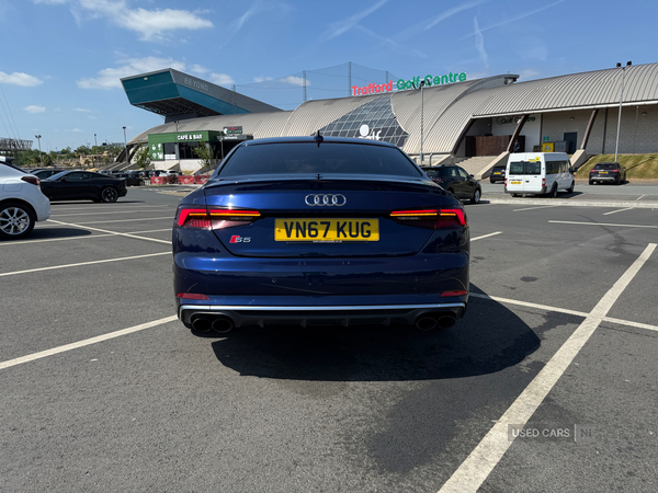 Audi A5 COUPE in Down