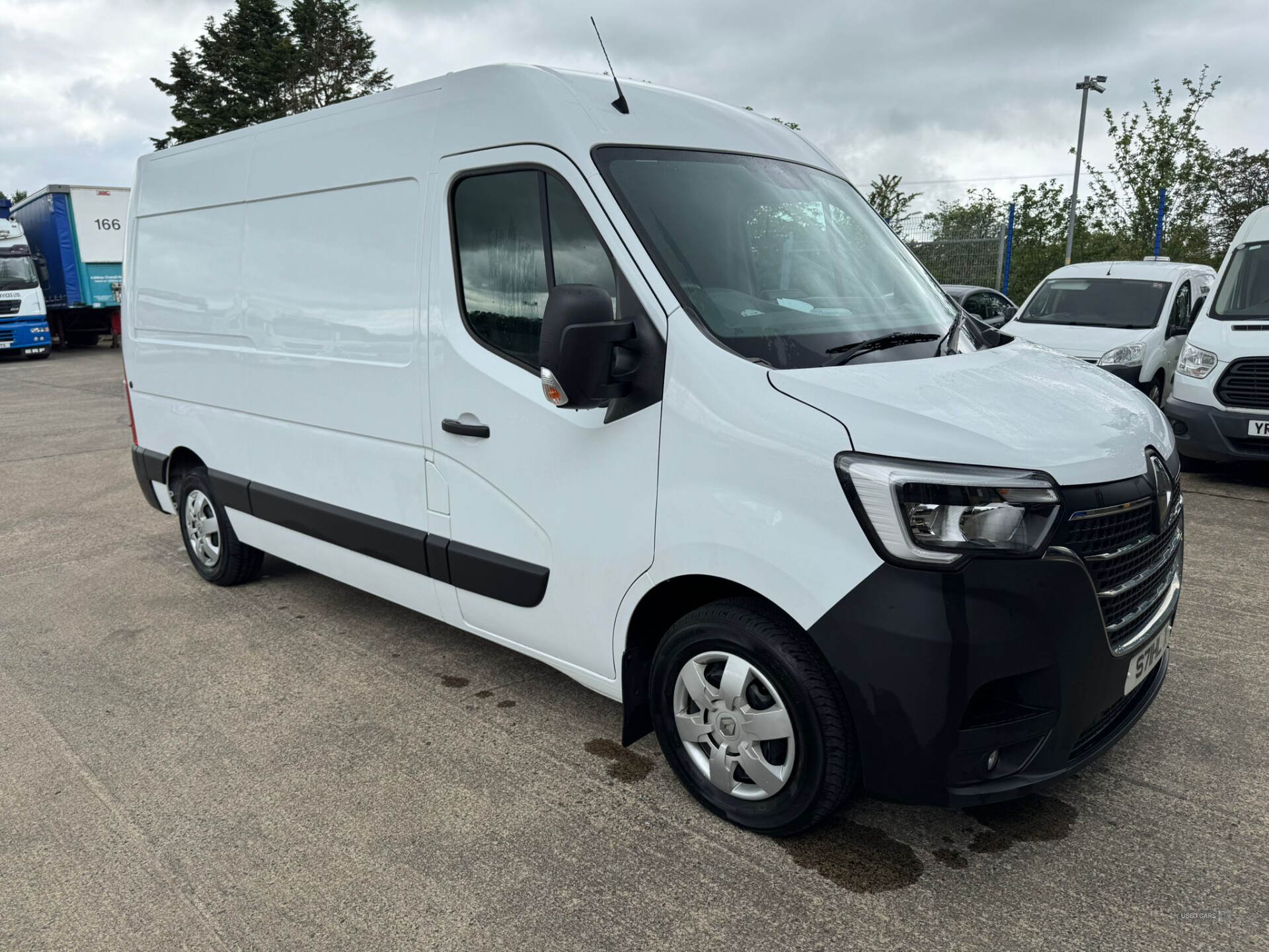 May 2022 Renault Master MM35dCi 135 Business+ Medium Roof Van