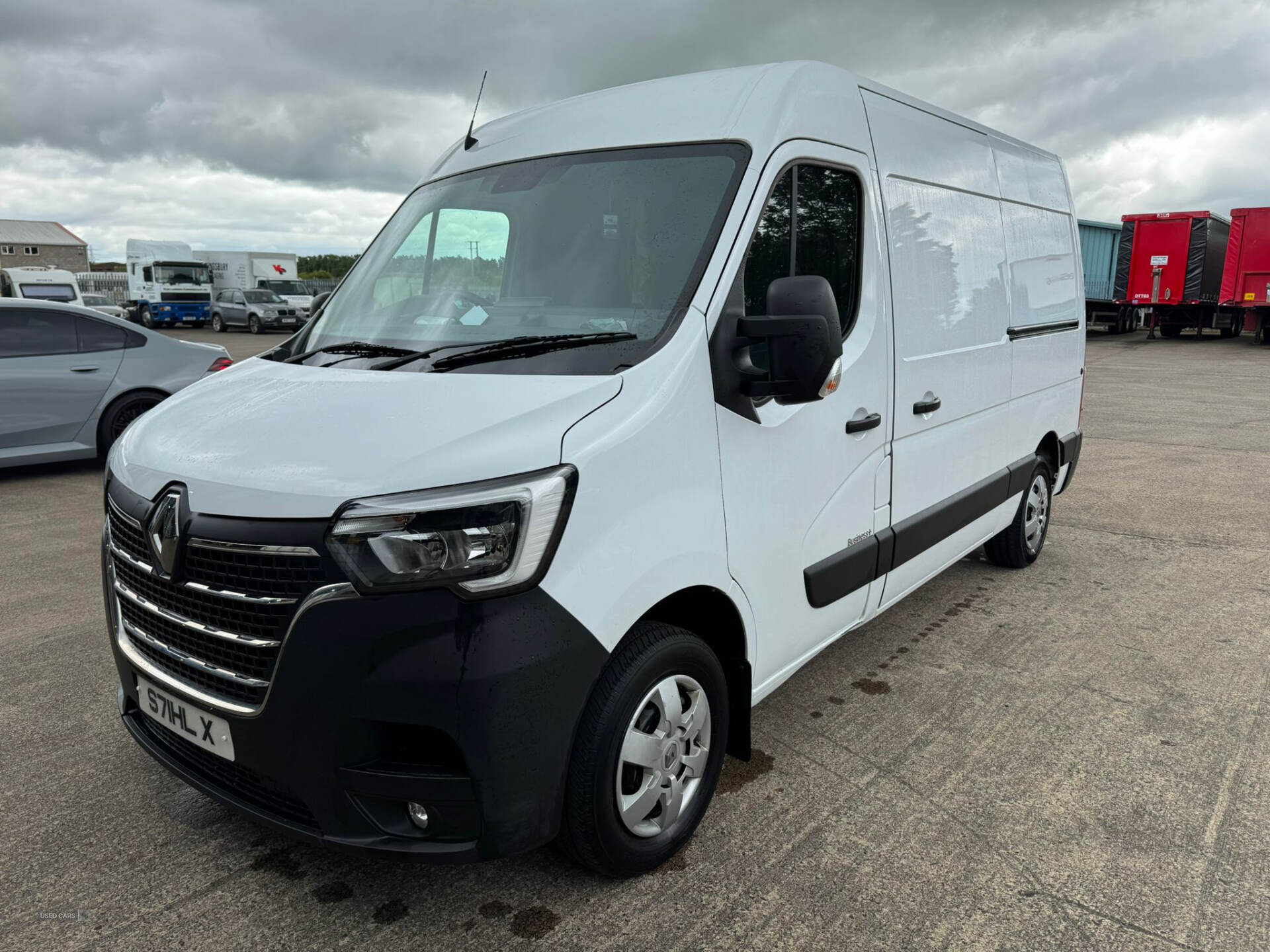 May 2022 Renault Master MM35dCi 135 Business+ Medium Roof Van