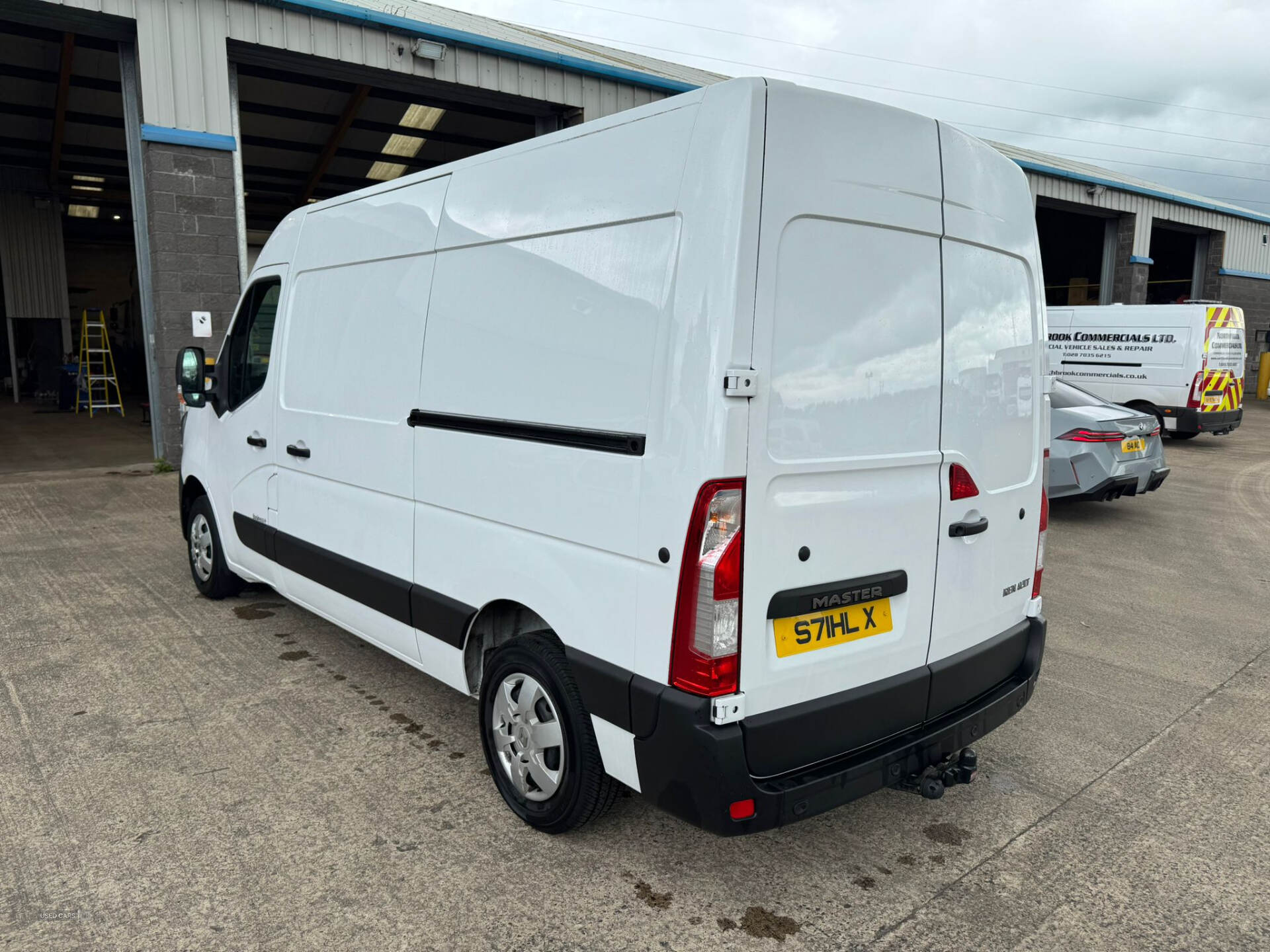 May 2022 Renault Master MM35dCi 135 Business+ Medium Roof Van