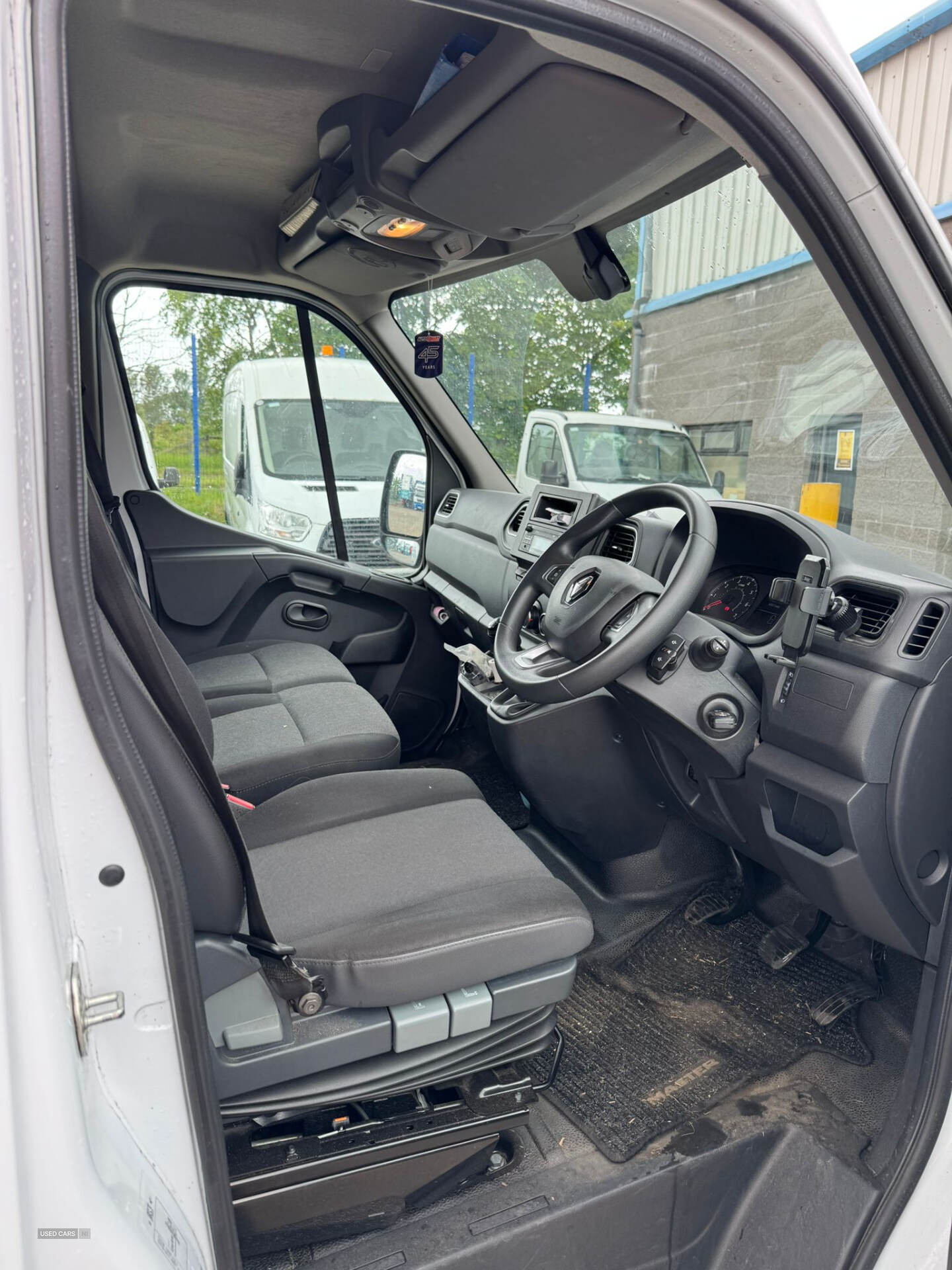 May 2022 Renault Master MM35dCi 135 Business+ Medium Roof Van