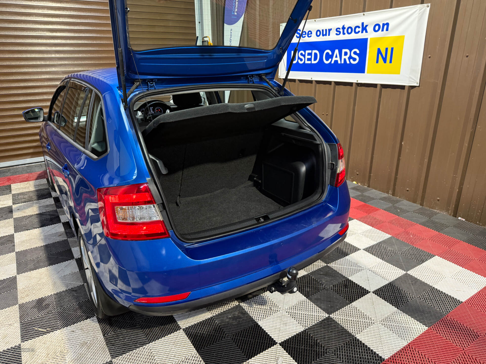 Apr 2015 Skoda Rapid 1.6 TDI CR GreenTech SE Tech 5dr
