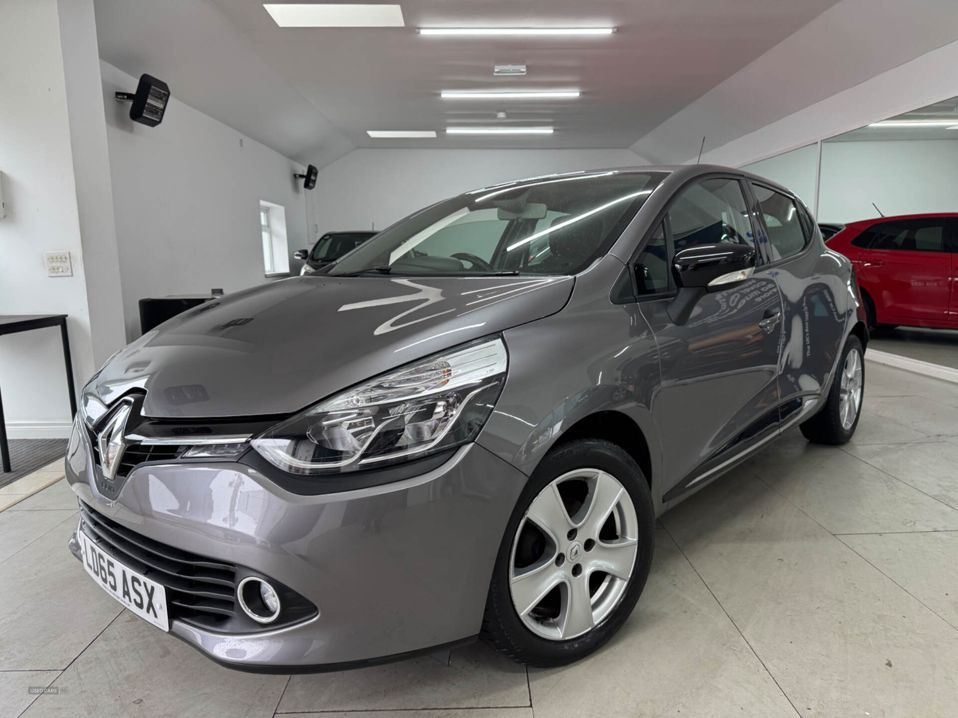 Sep 2015 Renault Clio 1.2 16V Dynamique Nav 5dr