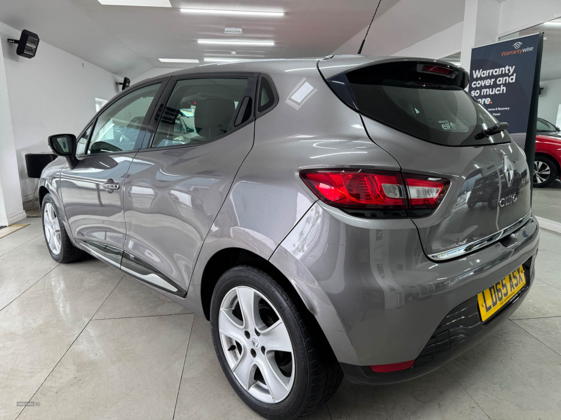 Sep 2015 Renault Clio 1.2 16V Dynamique Nav 5dr