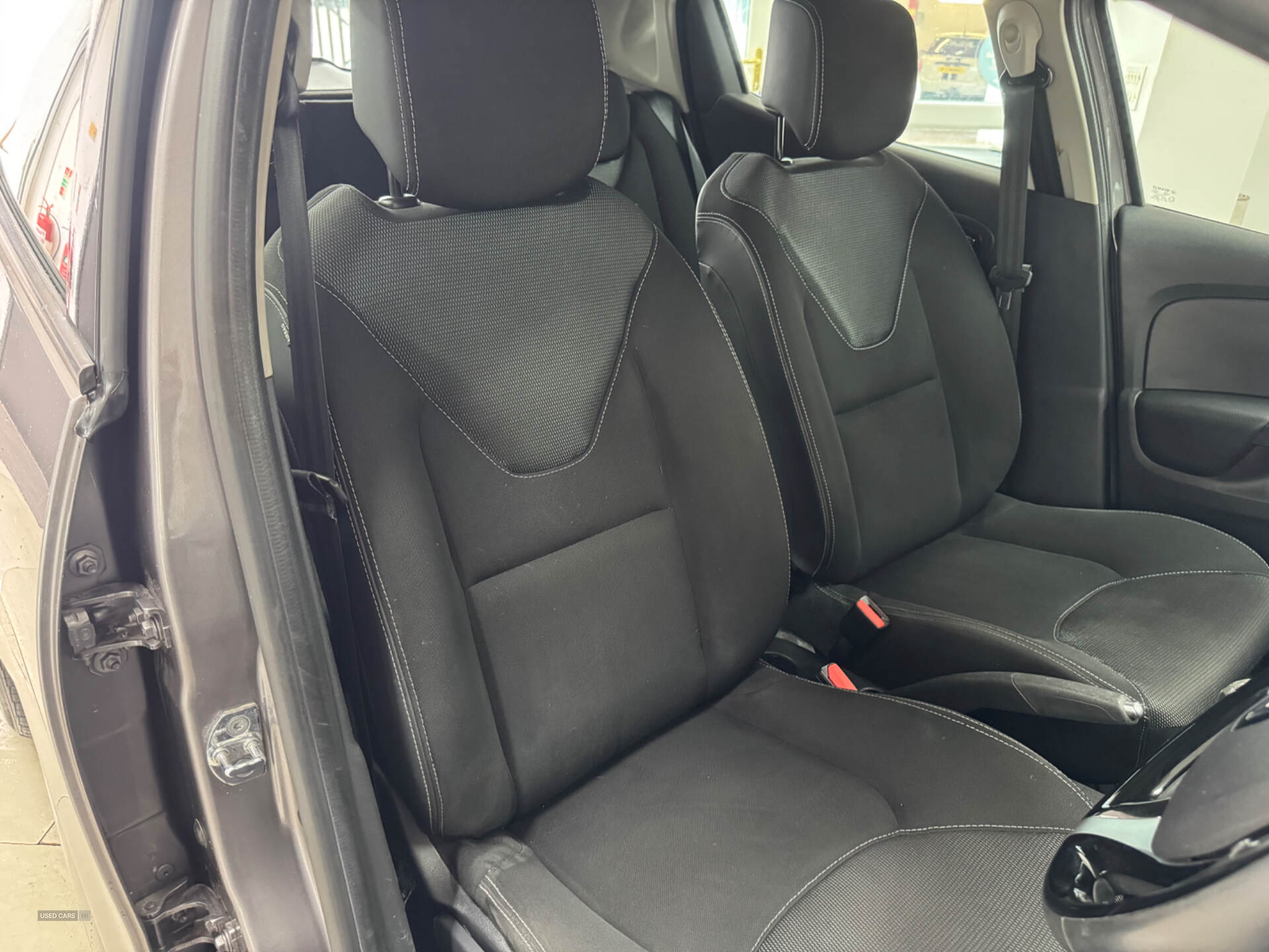 Renault Clio HATCHBACK in Down