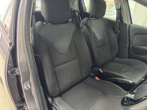 Renault Clio HATCHBACK in Down