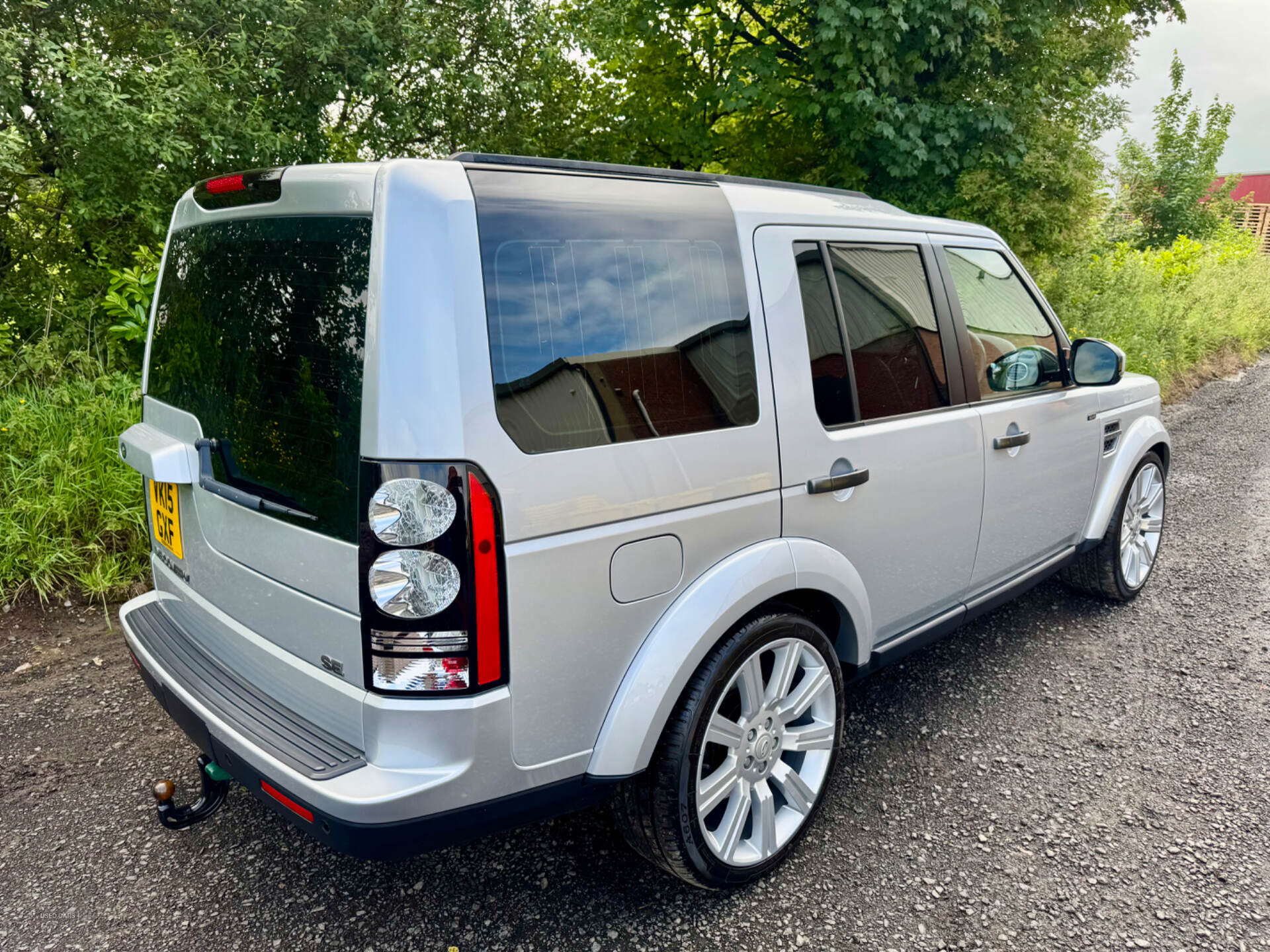 Mar 2015 Land Rover Discovery 3.0 SDV6 SE Tech 5dr Auto
