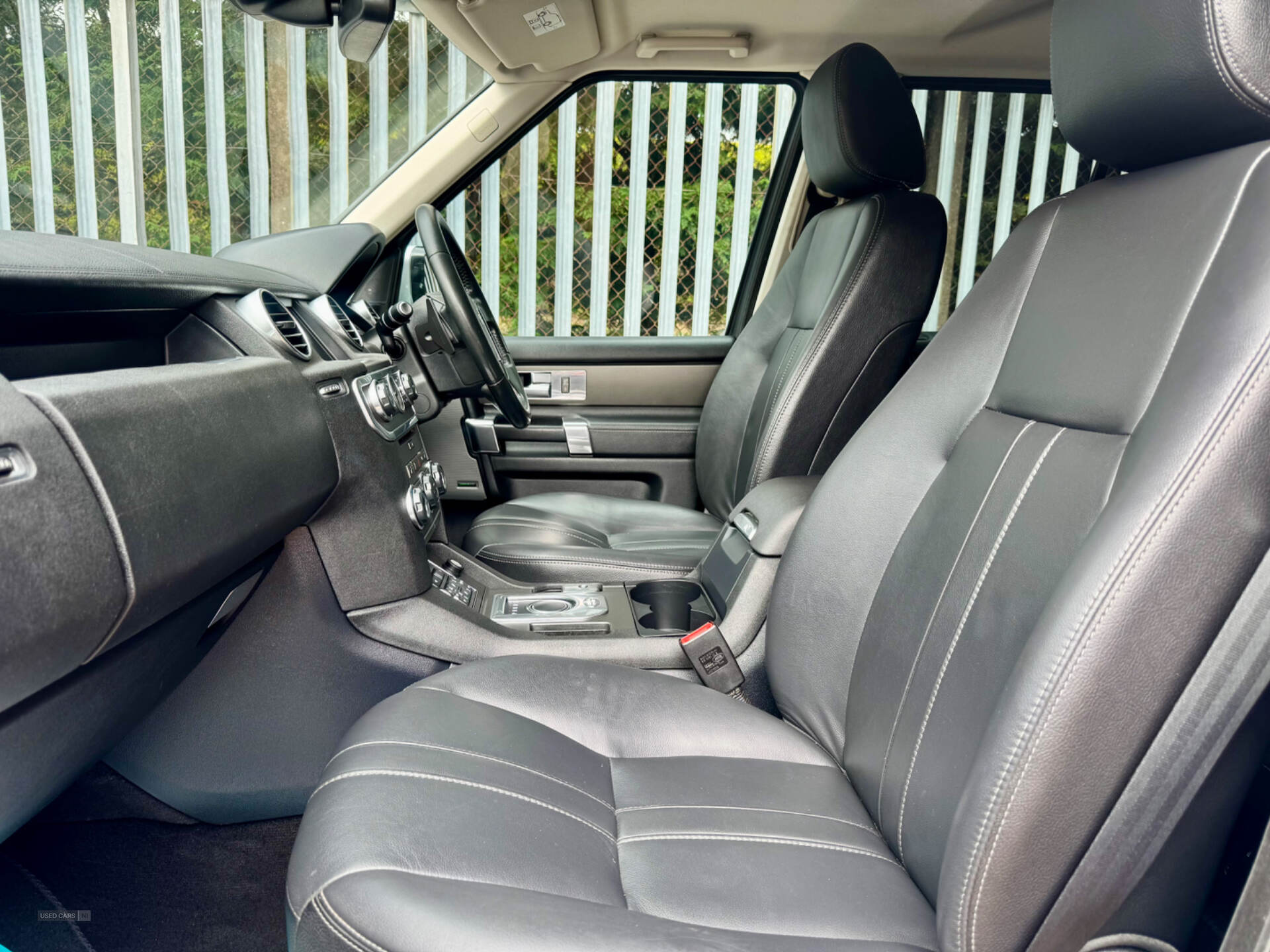 Mar 2015 Land Rover Discovery 3.0 SDV6 SE Tech 5dr Auto