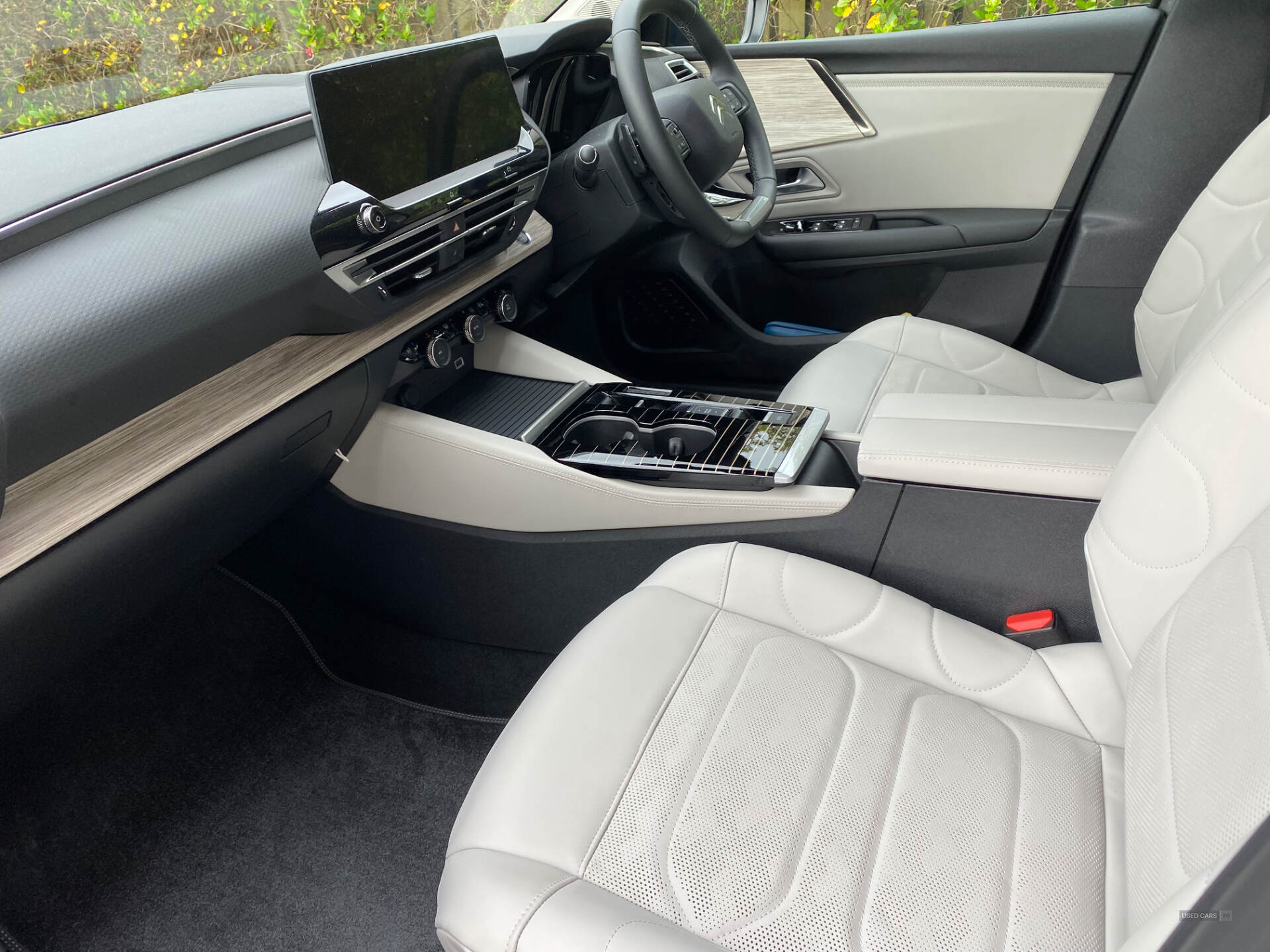 Feb 2025 Citroen C5 X 1.6 Plug-in Hybrid 225 Hypnos 5dr e-EAT8