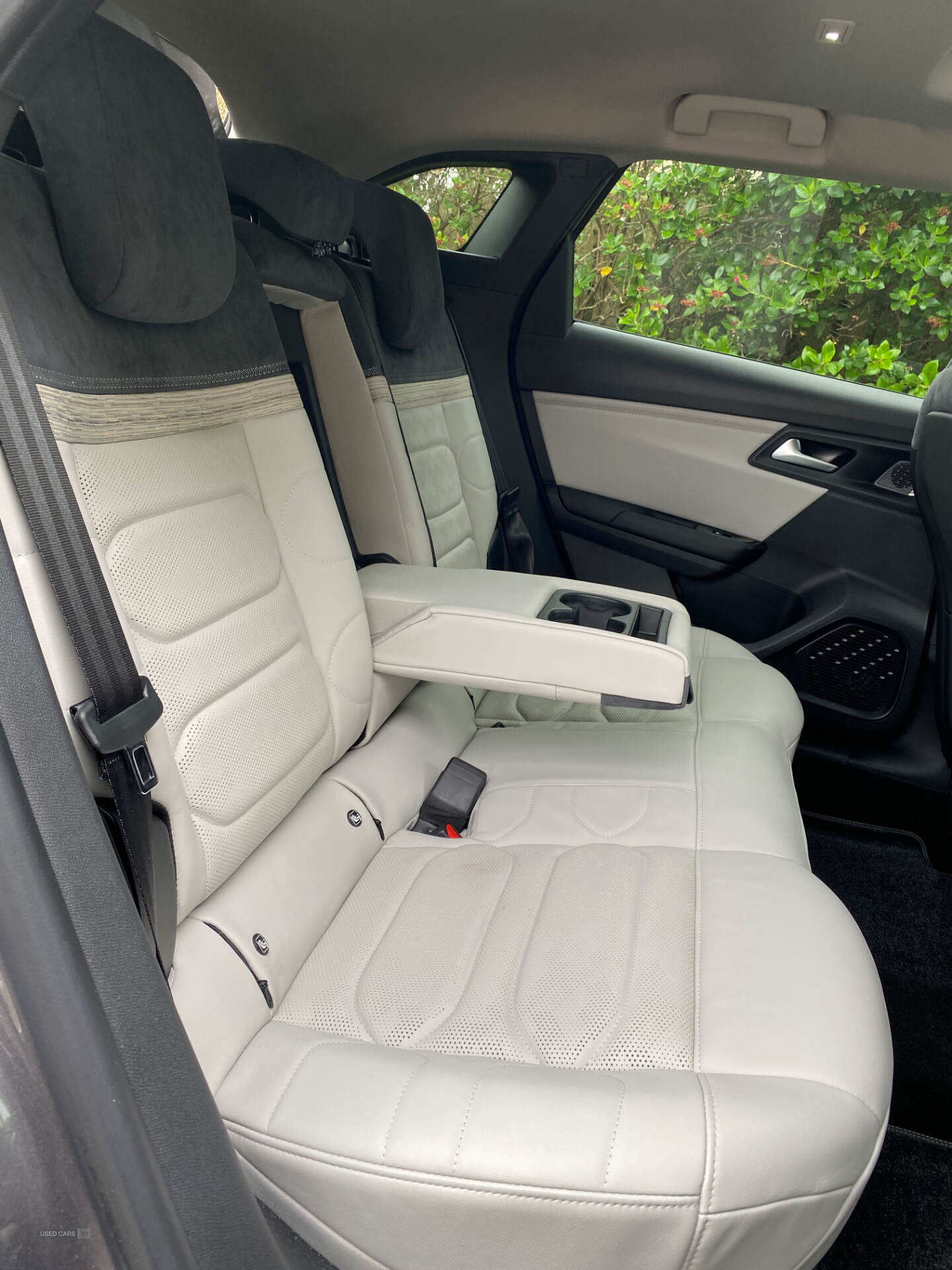 Feb 2025 Citroen C5 X 1.6 Plug-in Hybrid 225 Hypnos 5dr e-EAT8