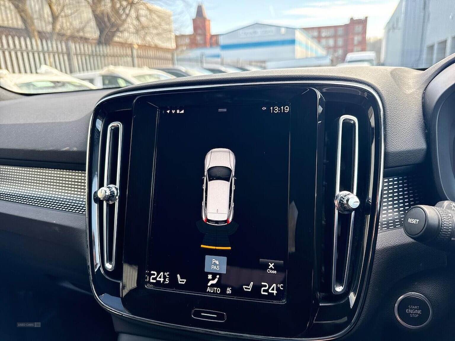 Jun 2021 Volvo XC40 1.5 T3 [163] R Design Pro 5Dr