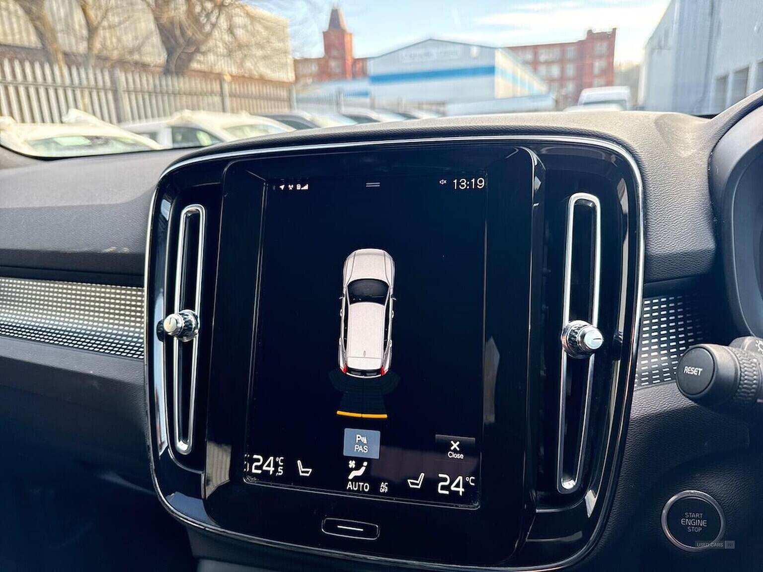 Jun 2021 Volvo XC40 1.5 T3 [163] R Design Pro 5Dr