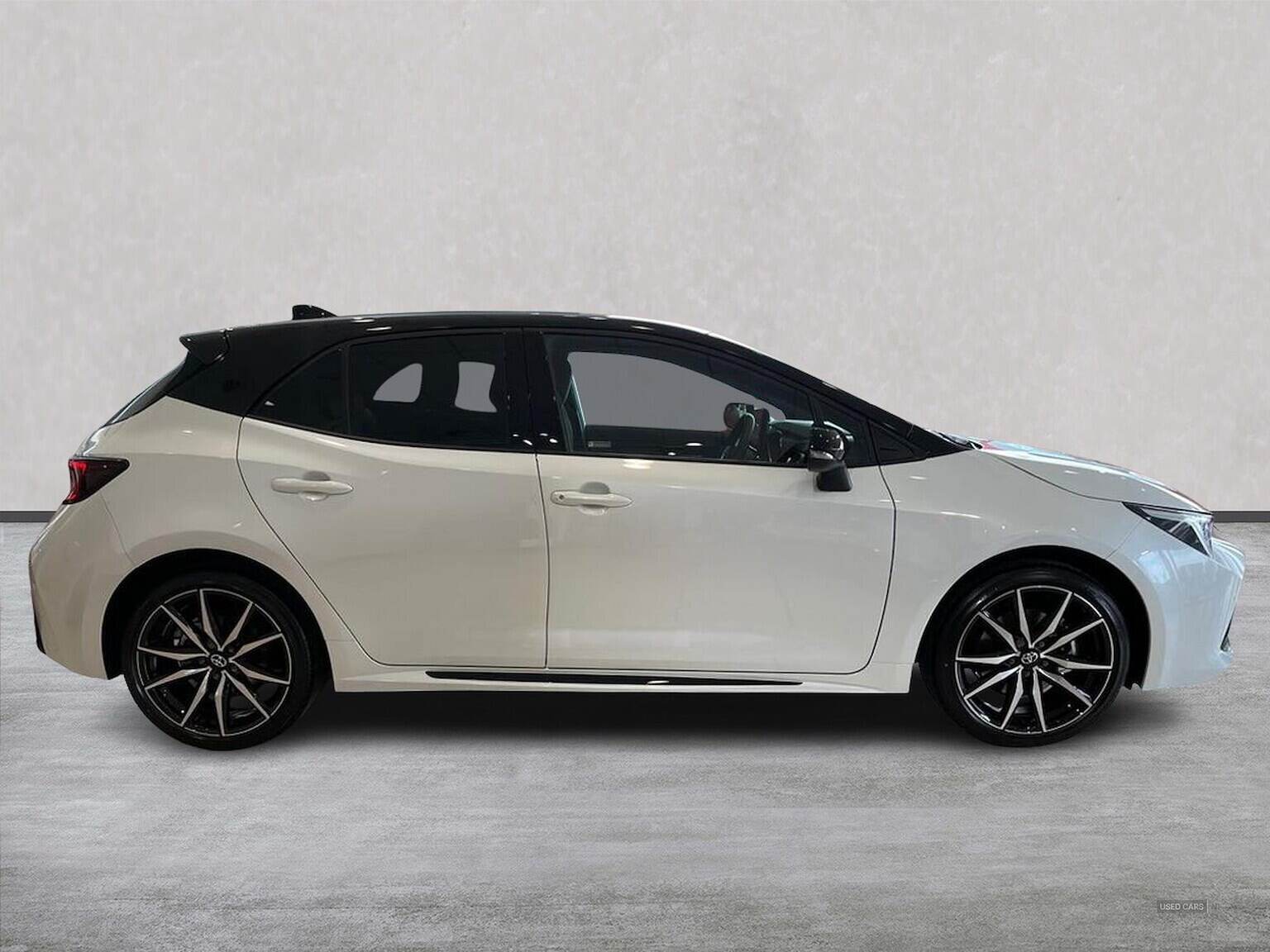  2025 Toyota Corolla 2.0 Hybrid Gr Sport 5Dr Cvt [Bi-Tone]