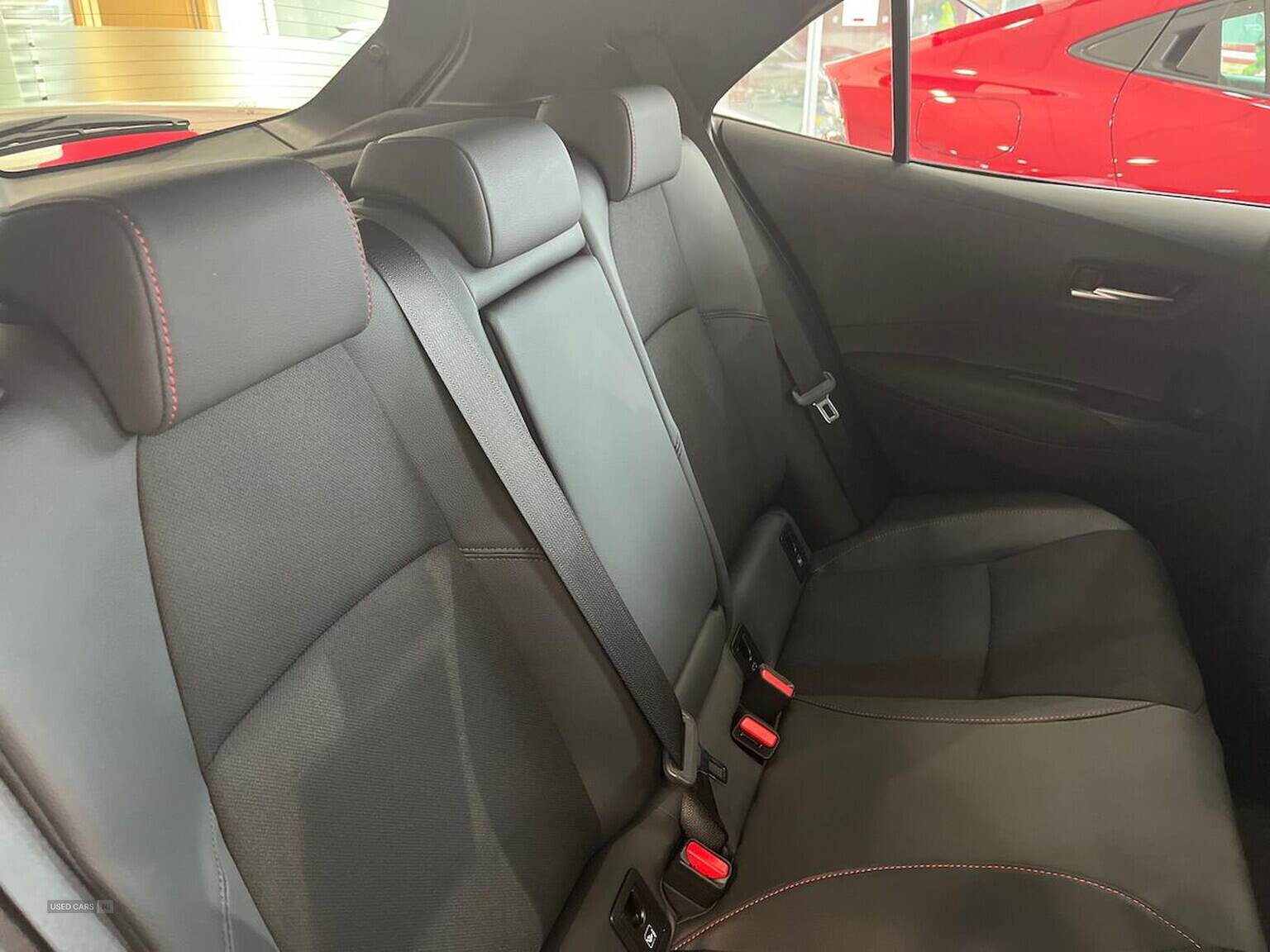  2025 Toyota Corolla 2.0 Hybrid Gr Sport 5Dr Cvt [Bi-Tone]