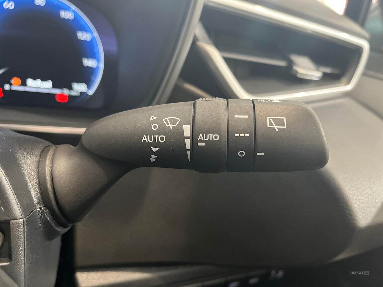  2025 Toyota Corolla 2.0 Hybrid Gr Sport 5Dr Cvt [Bi-Tone]