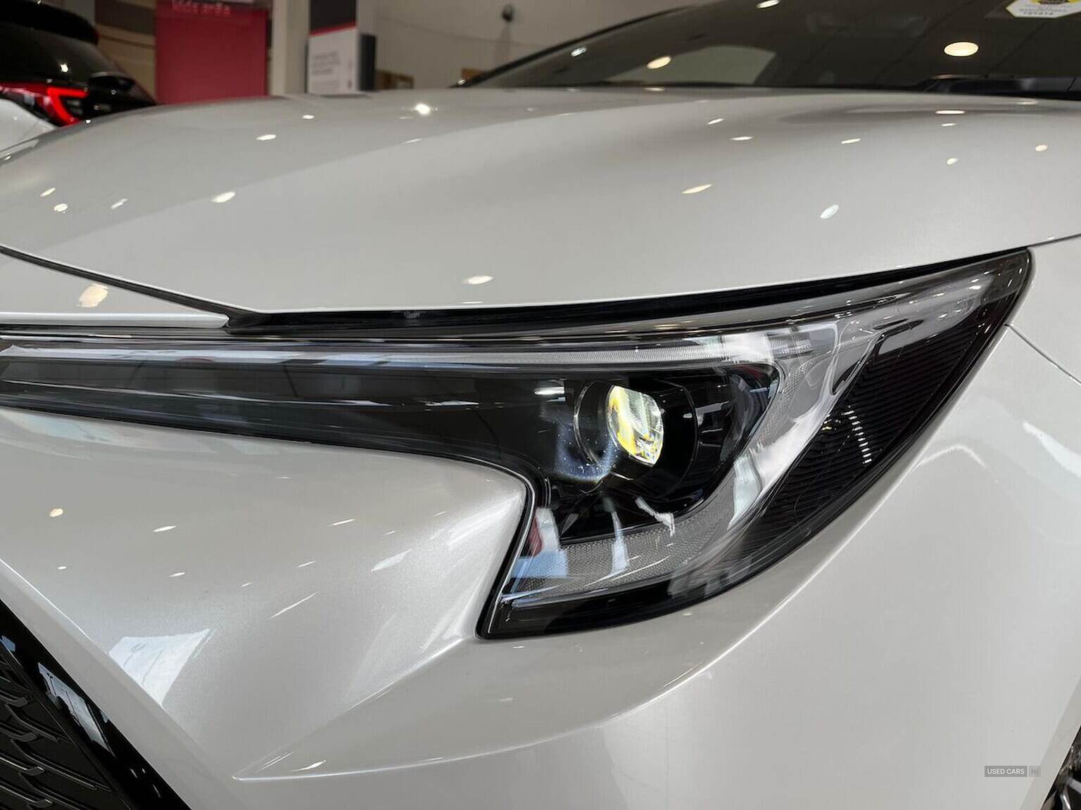  2025 Toyota Corolla 2.0 Hybrid Gr Sport 5Dr Cvt [Bi-Tone]