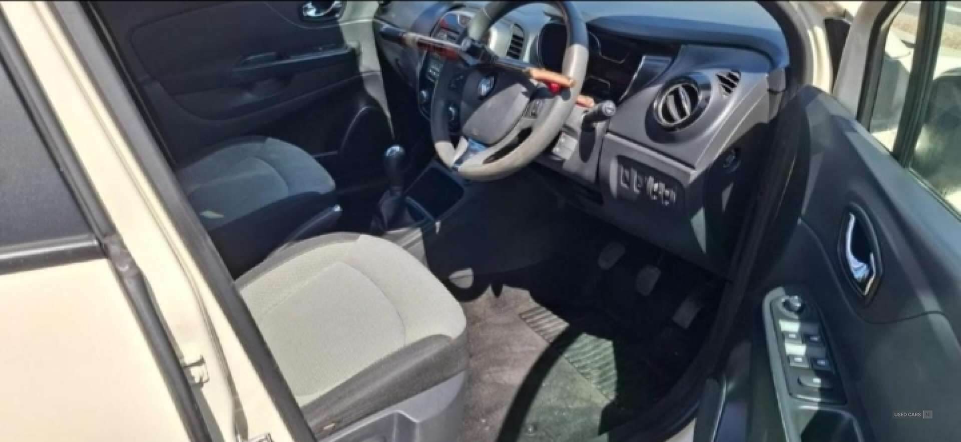 Jul 2015 Renault Captur 1.5 dCi 90 Expression+ 5dr