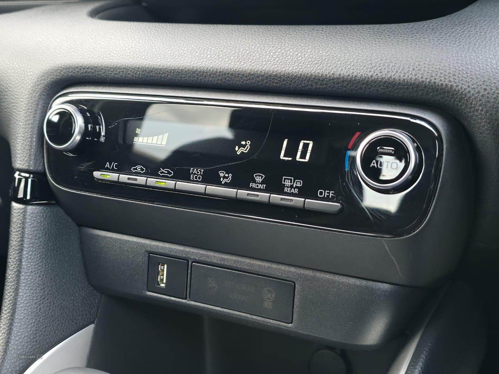 Jan 2022 Toyota Yaris 1.5 Hybrid Design 5dr CVT