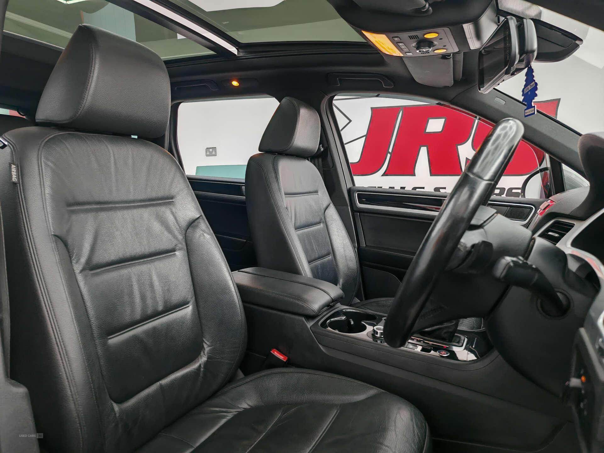 Jun 2014 Volkswagen Touareg 3.0 V6 TDI 245 R-Line 5dr Tip Auto