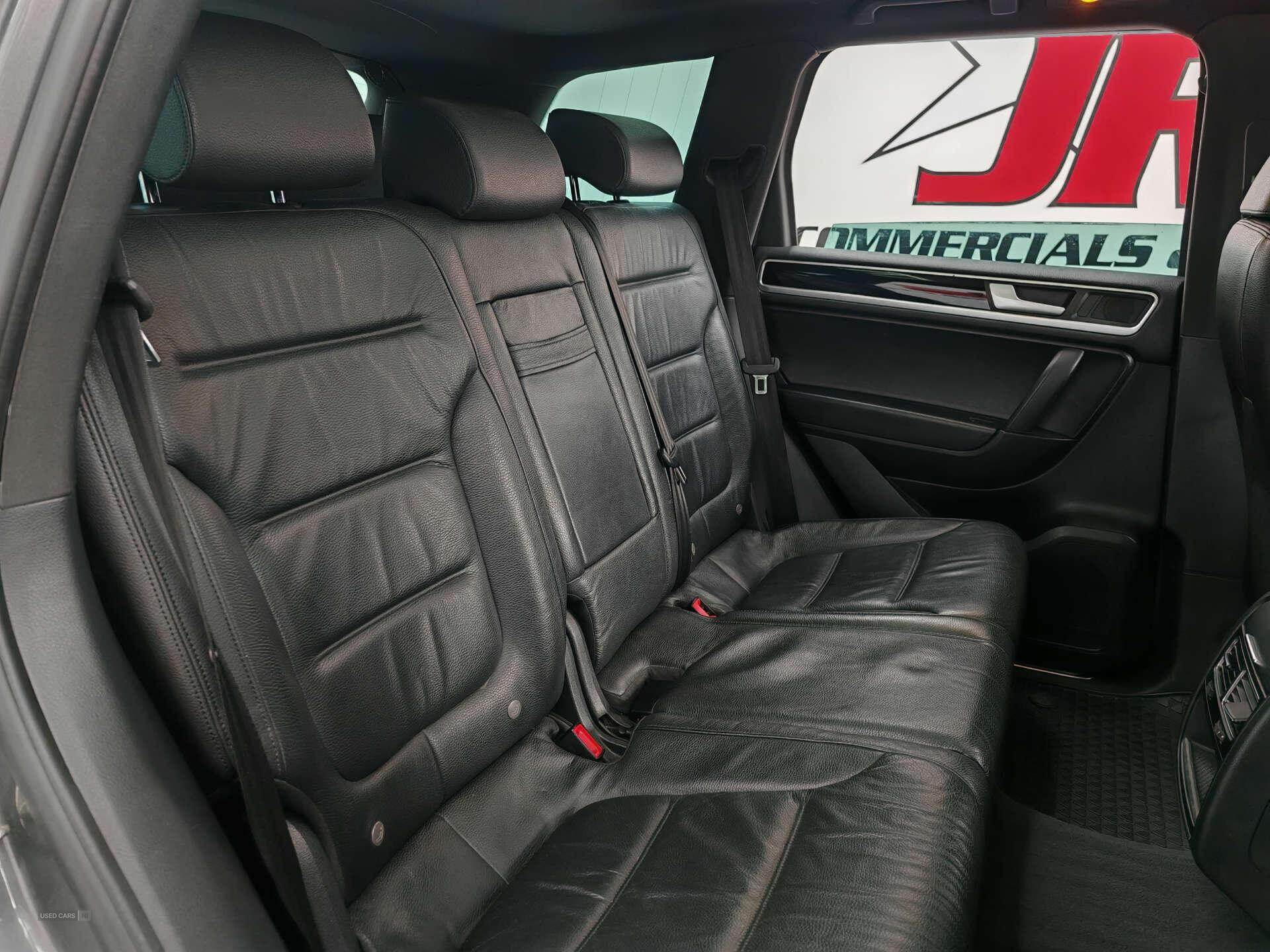 Jun 2014 Volkswagen Touareg 3.0 V6 TDI 245 R-Line 5dr Tip Auto