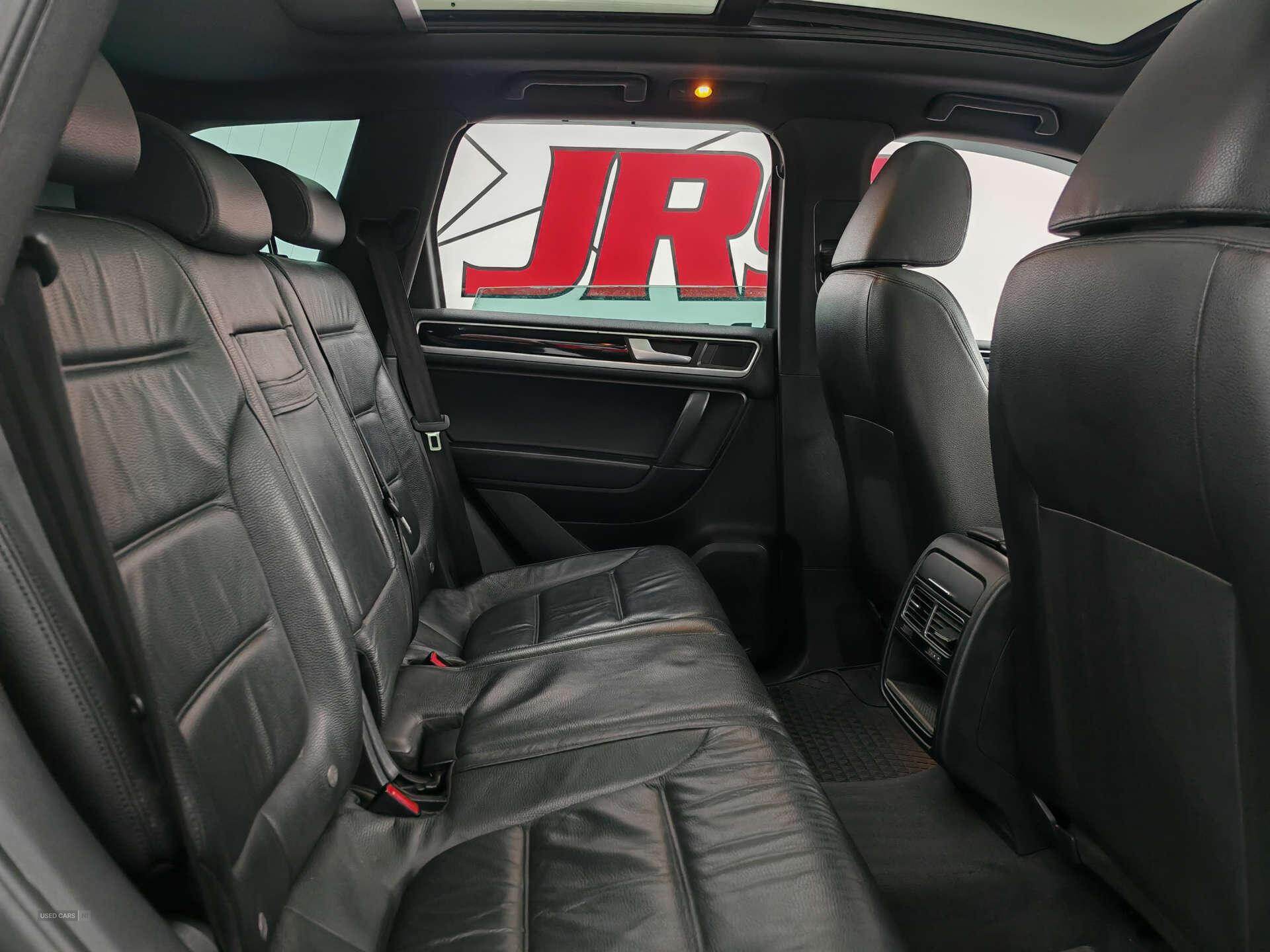 Jun 2014 Volkswagen Touareg 3.0 V6 TDI 245 R-Line 5dr Tip Auto