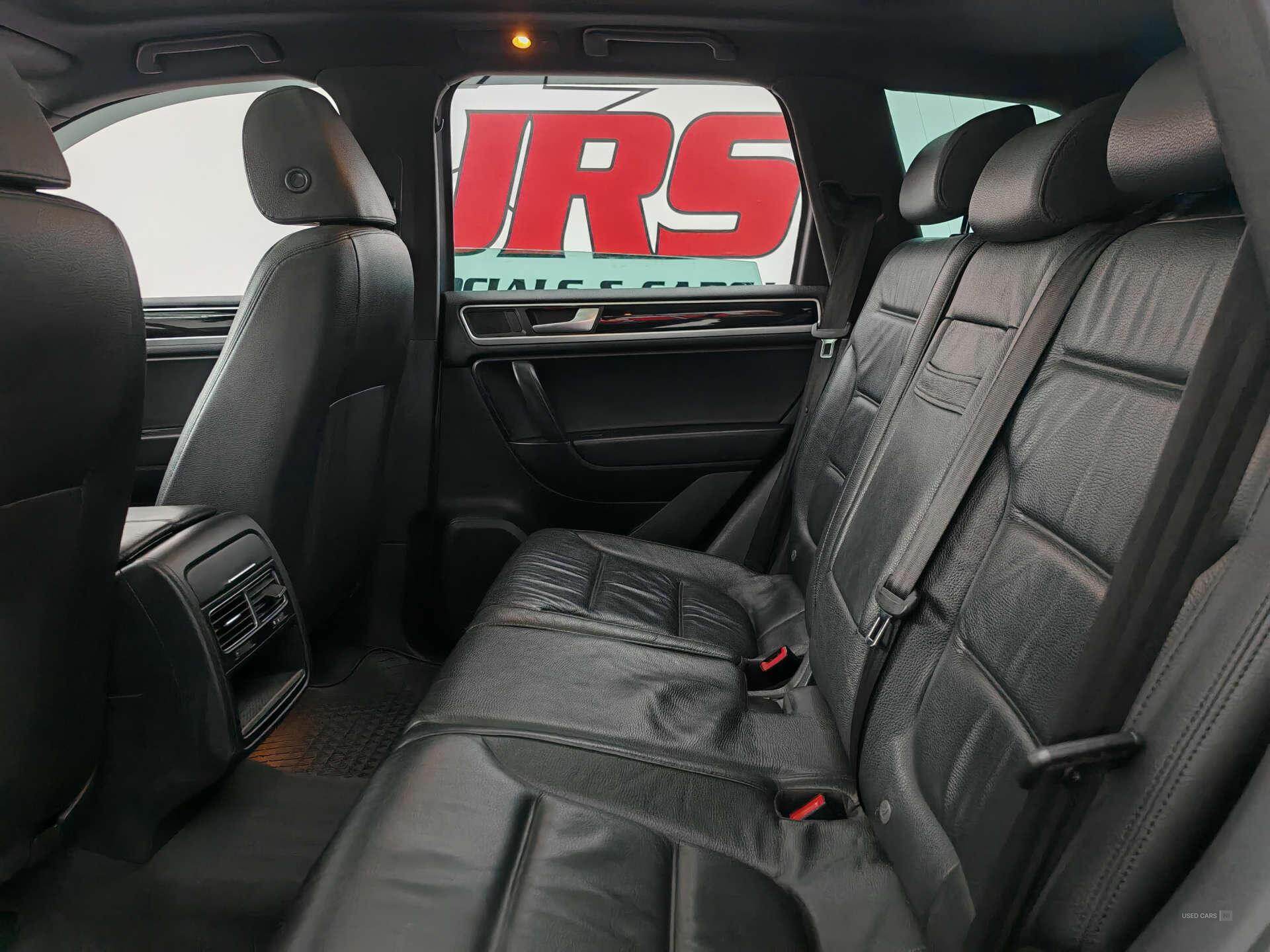 Jun 2014 Volkswagen Touareg 3.0 V6 TDI 245 R-Line 5dr Tip Auto