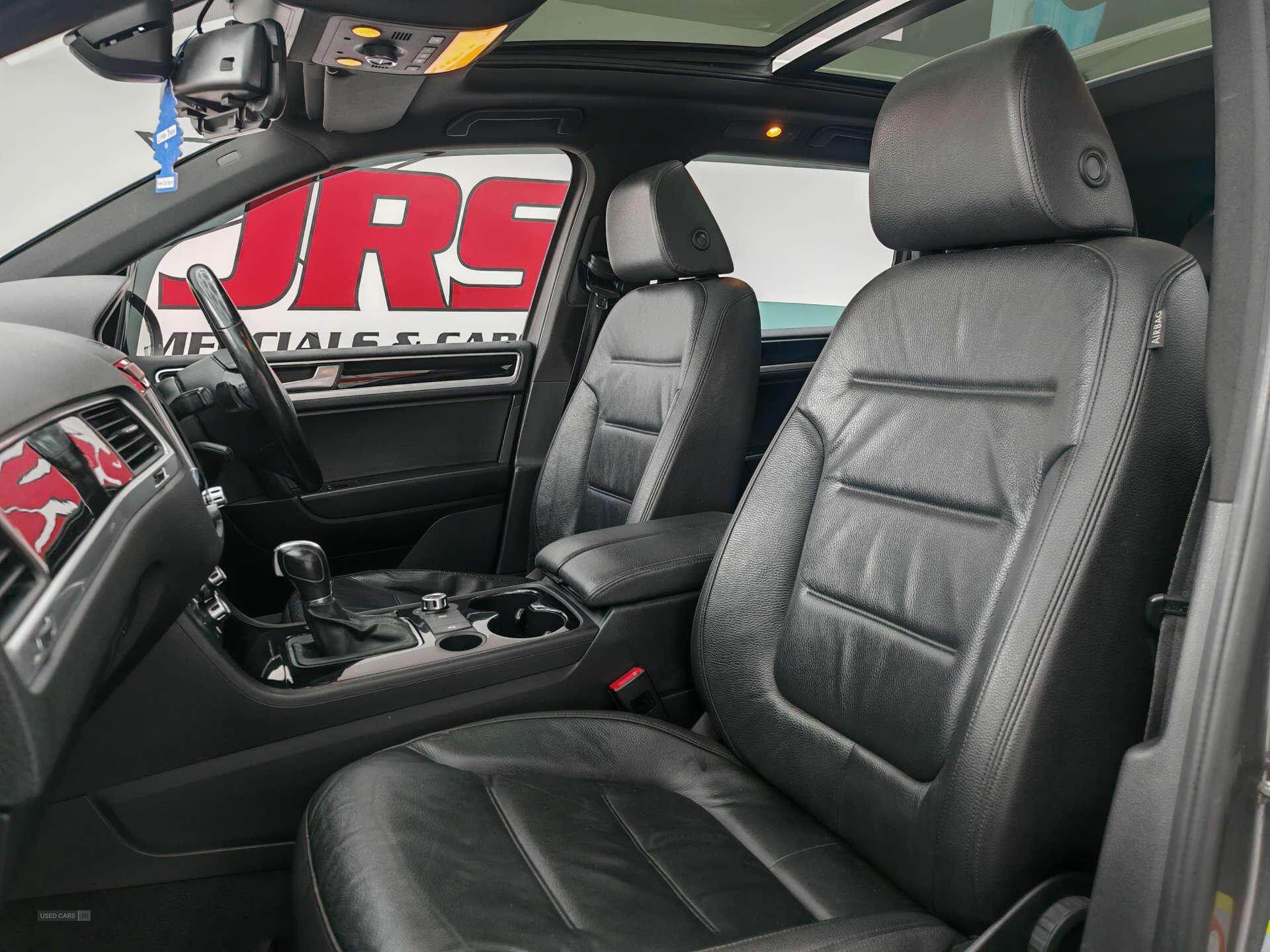 Jun 2014 Volkswagen Touareg 3.0 V6 TDI 245 R-Line 5dr Tip Auto