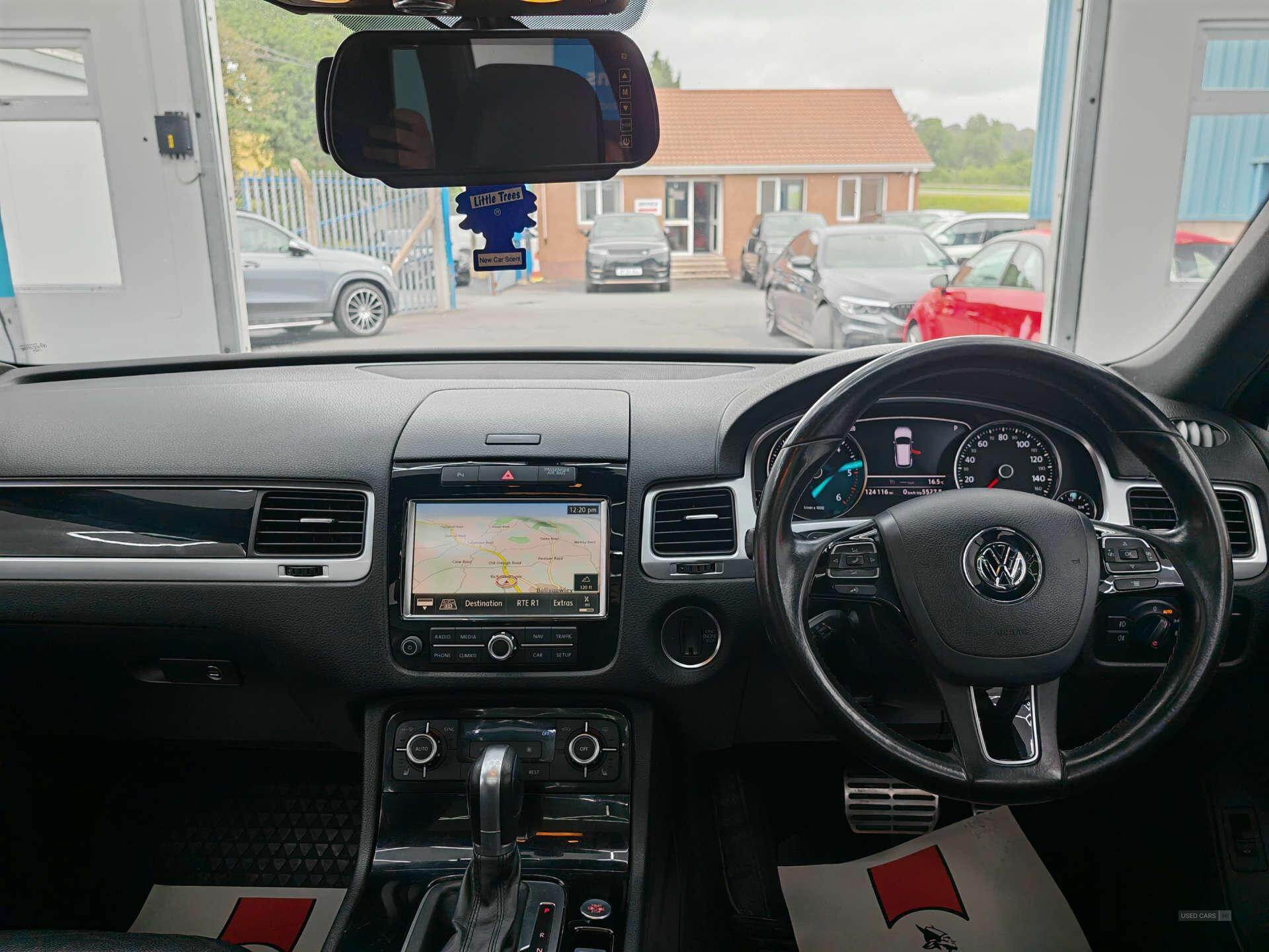 Jun 2014 Volkswagen Touareg 3.0 V6 TDI 245 R-Line 5dr Tip Auto