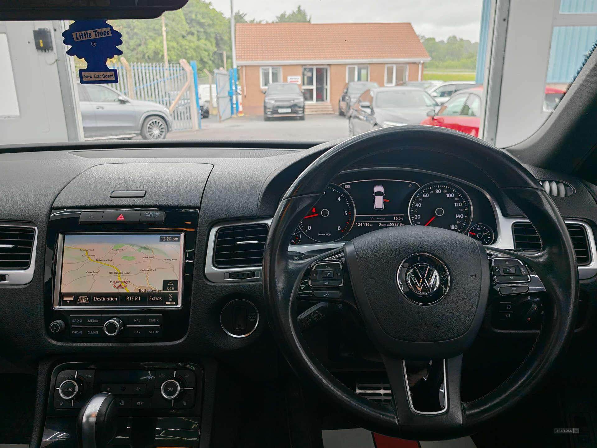 Jun 2014 Volkswagen Touareg 3.0 V6 TDI 245 R-Line 5dr Tip Auto