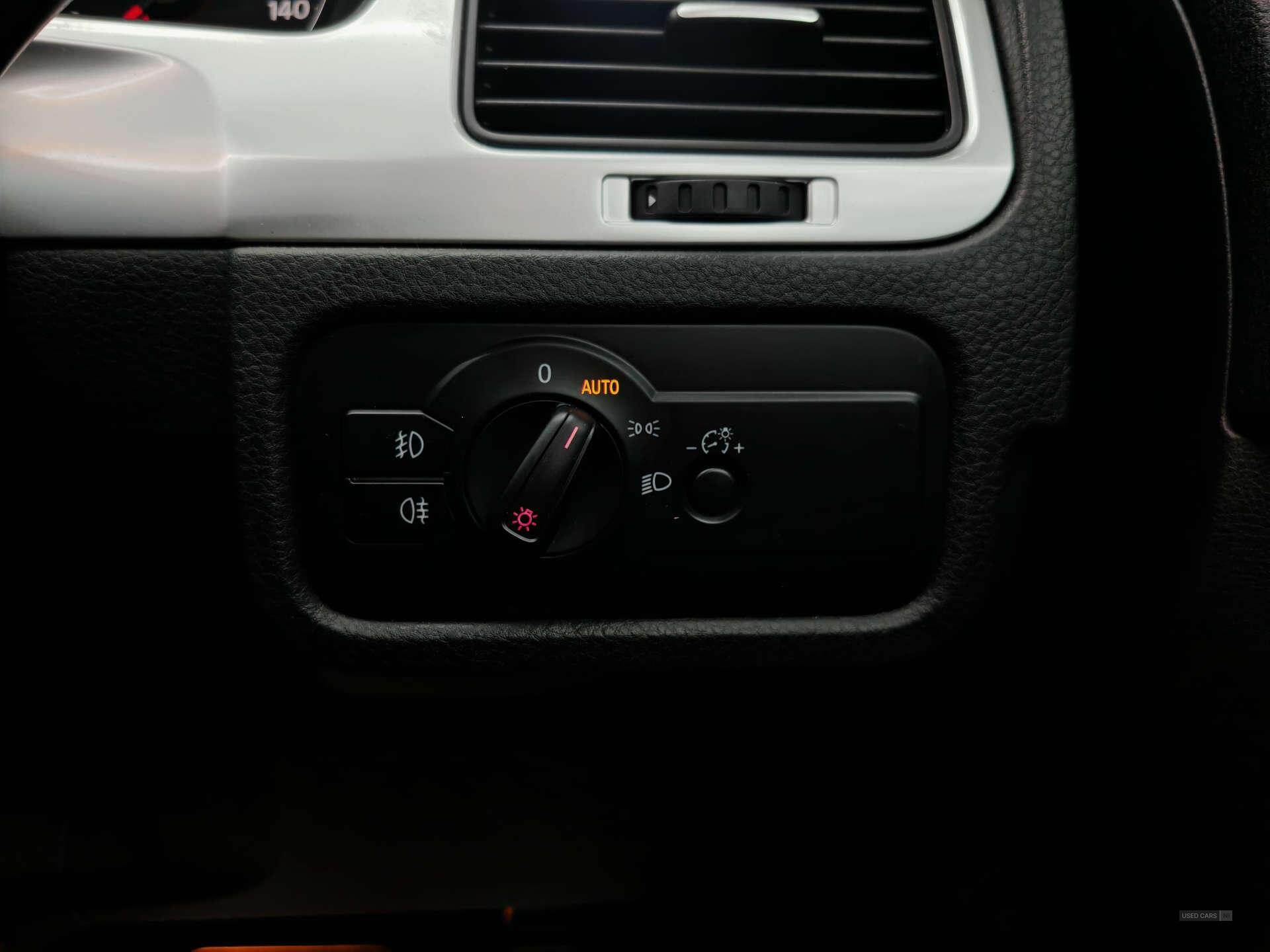 Jun 2014 Volkswagen Touareg 3.0 V6 TDI 245 R-Line 5dr Tip Auto