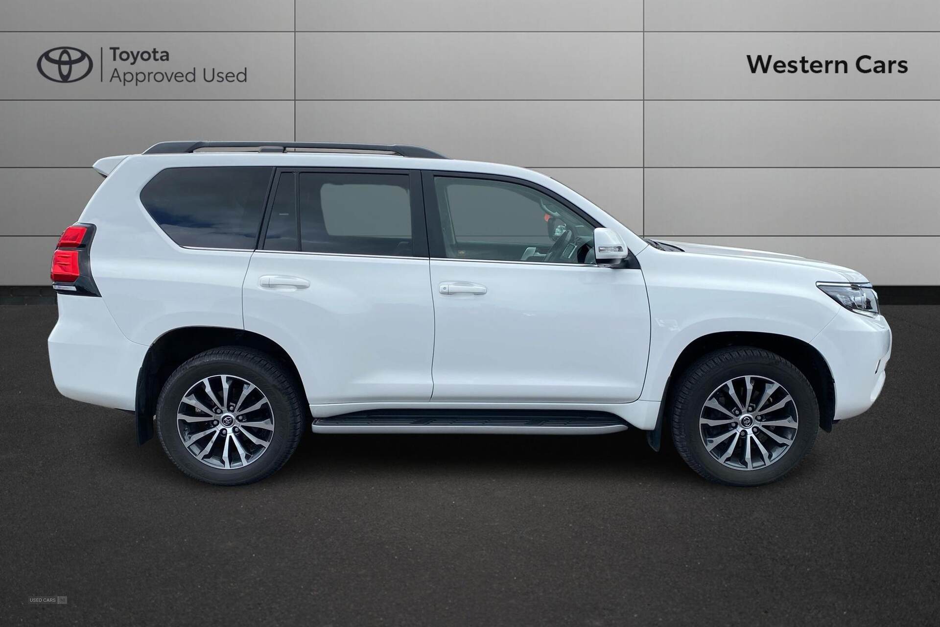 Dec 2023 Toyota Land Cruiser 2.8 D-4D 204 Invincible 5dr Auto 7 Seats
