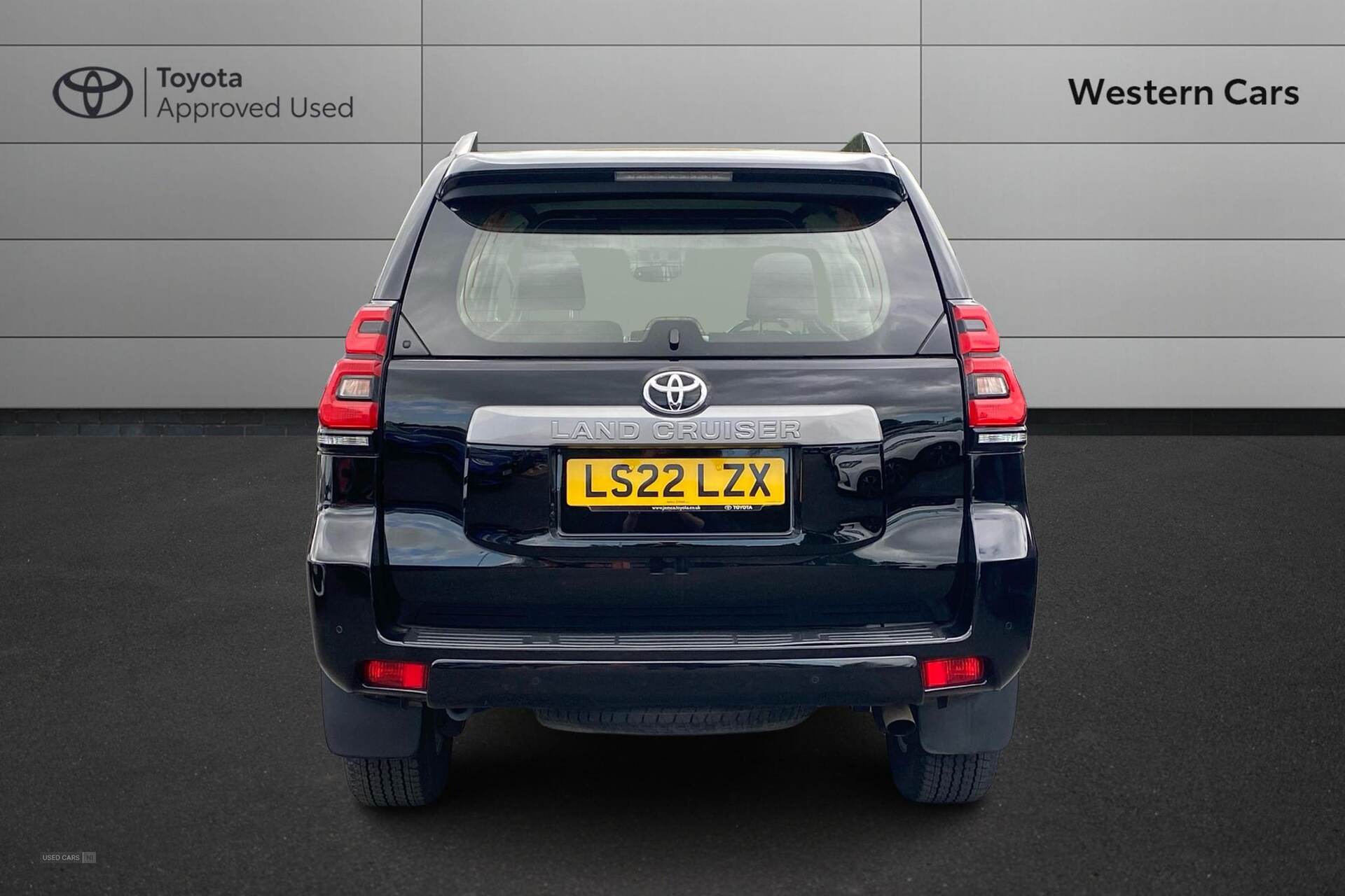 May 2022 Toyota Land Cruiser 2.8D 204 Active Commercial Auto