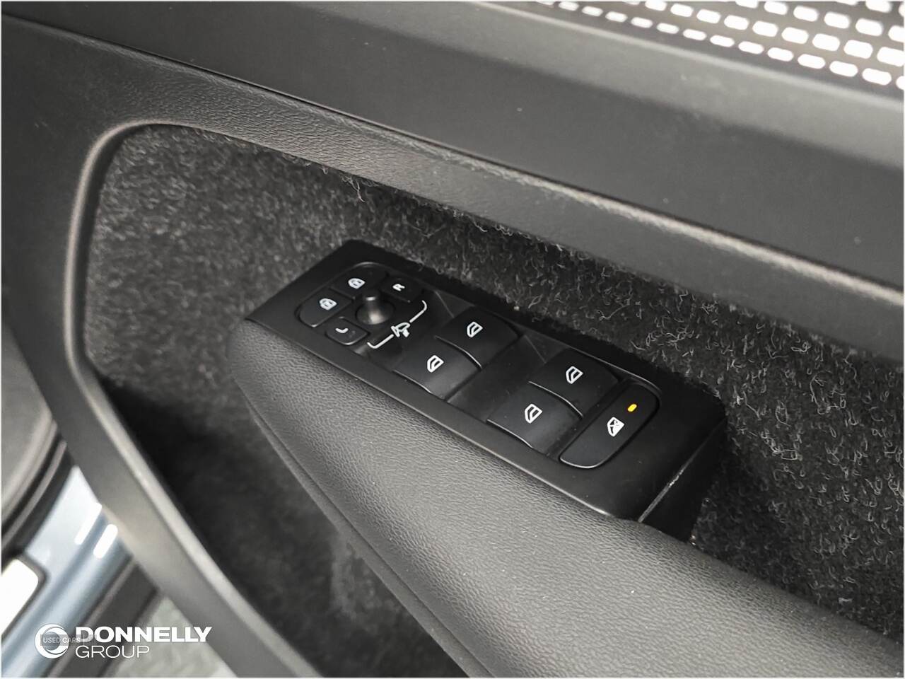 Jan 2021 Volvo XC40 1.5 T3 [163] R DESIGN 5dr Geartronic