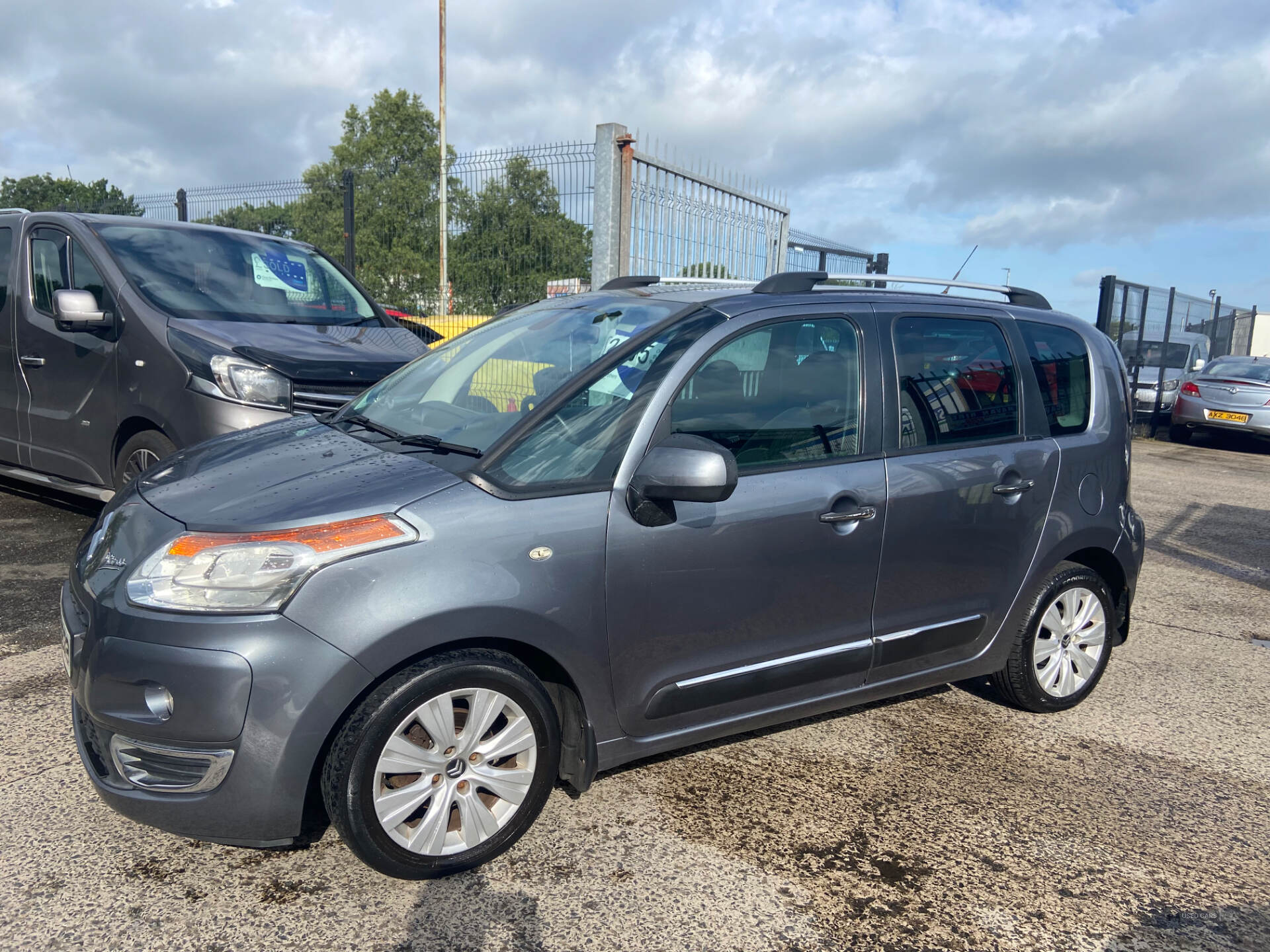 Feb 2012 Citroen C3 Picasso 1.6 HDi 8V Exclusive 5dr