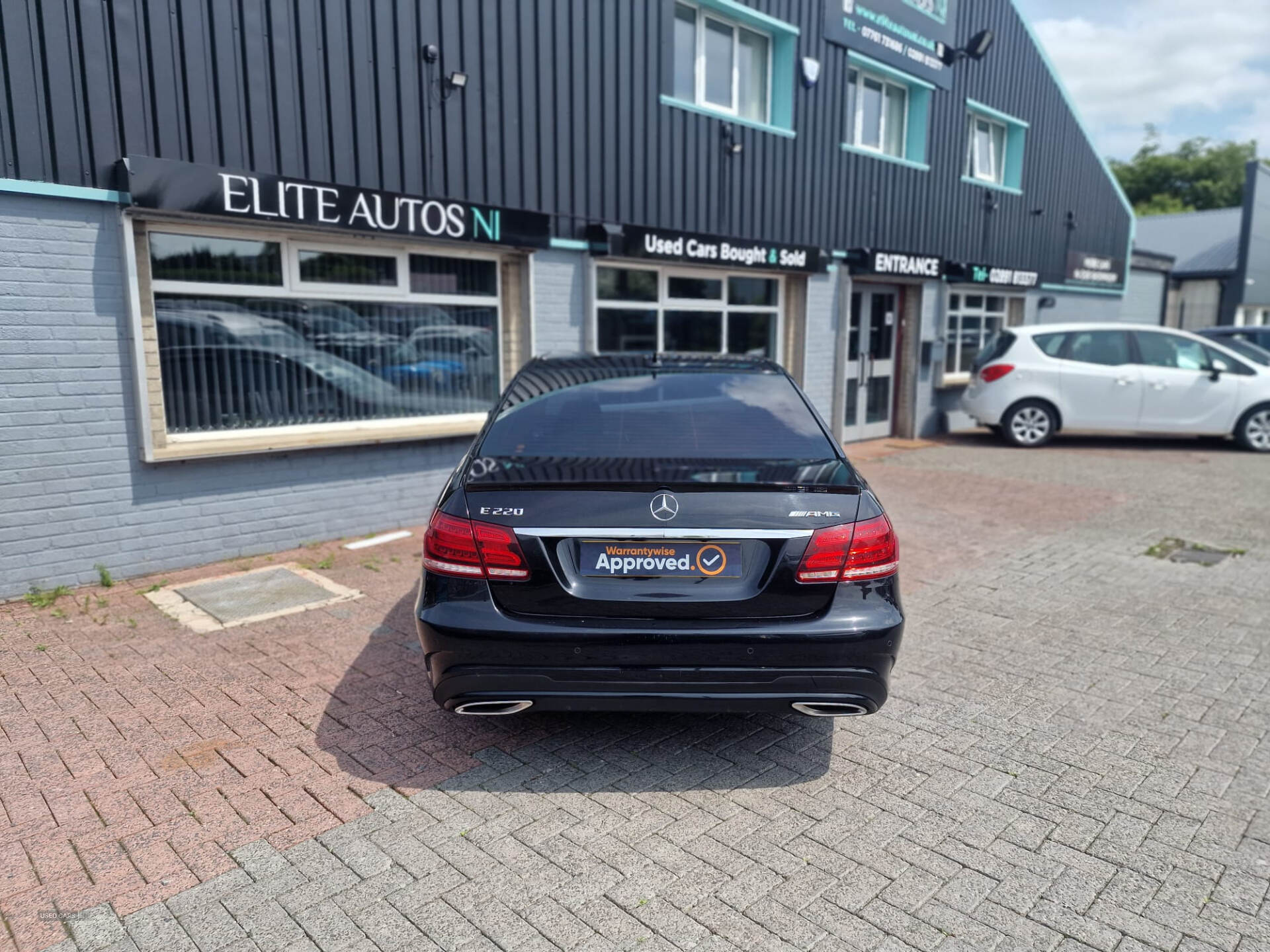 May 2015 Mercedes E-Class E220 BlueTEC AMG Night Edition 4dr 7G-Tronic
