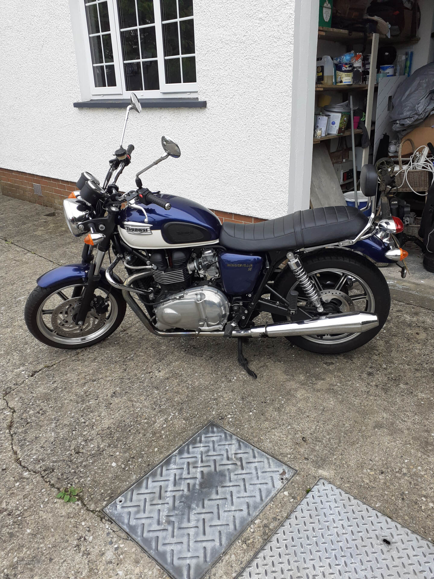 Aug 2011 Triumph Bonneville SE