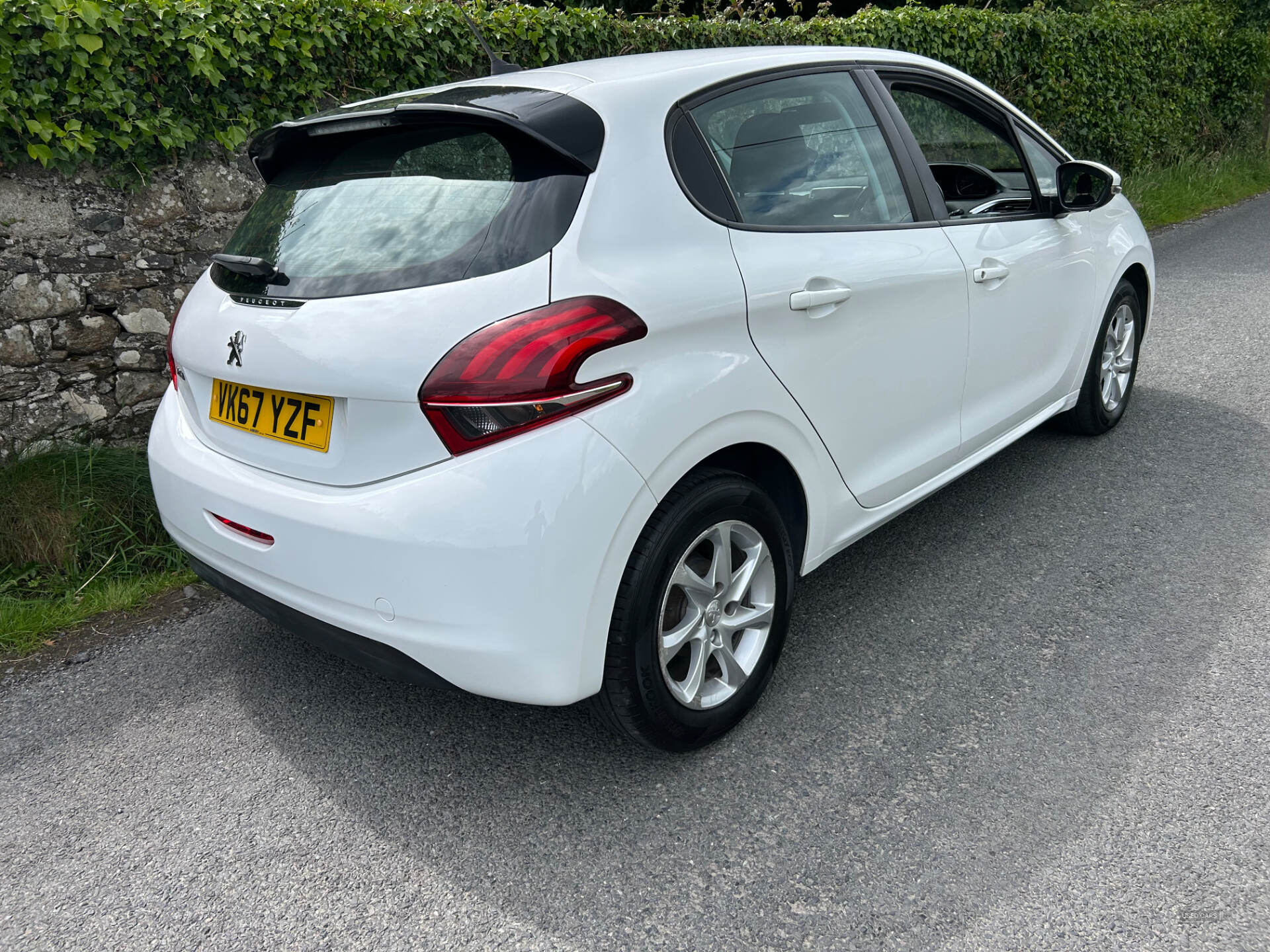 Dec 2017 Peugeot 208 1.6 BlueHDi Active 5dr [Start Stop]