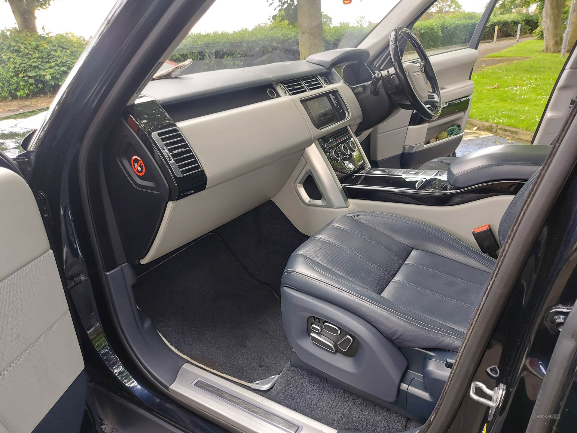 Jun 2013 Land Rover Range Rover 4.4 SDV8 Autobiography 4dr Auto