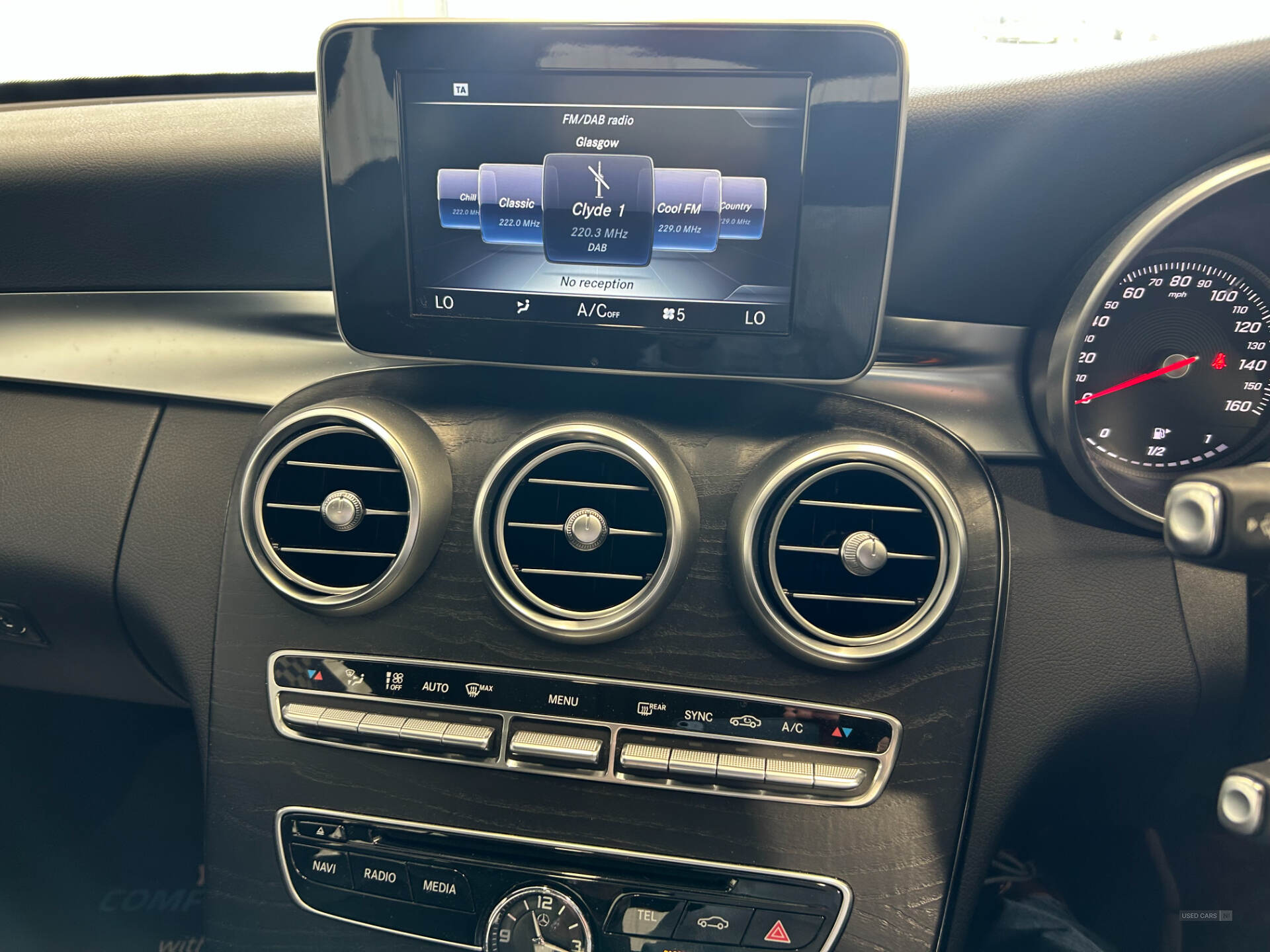 Apr 2016 Mercedes C-Class C200 AMG Line Premium 4dr Auto