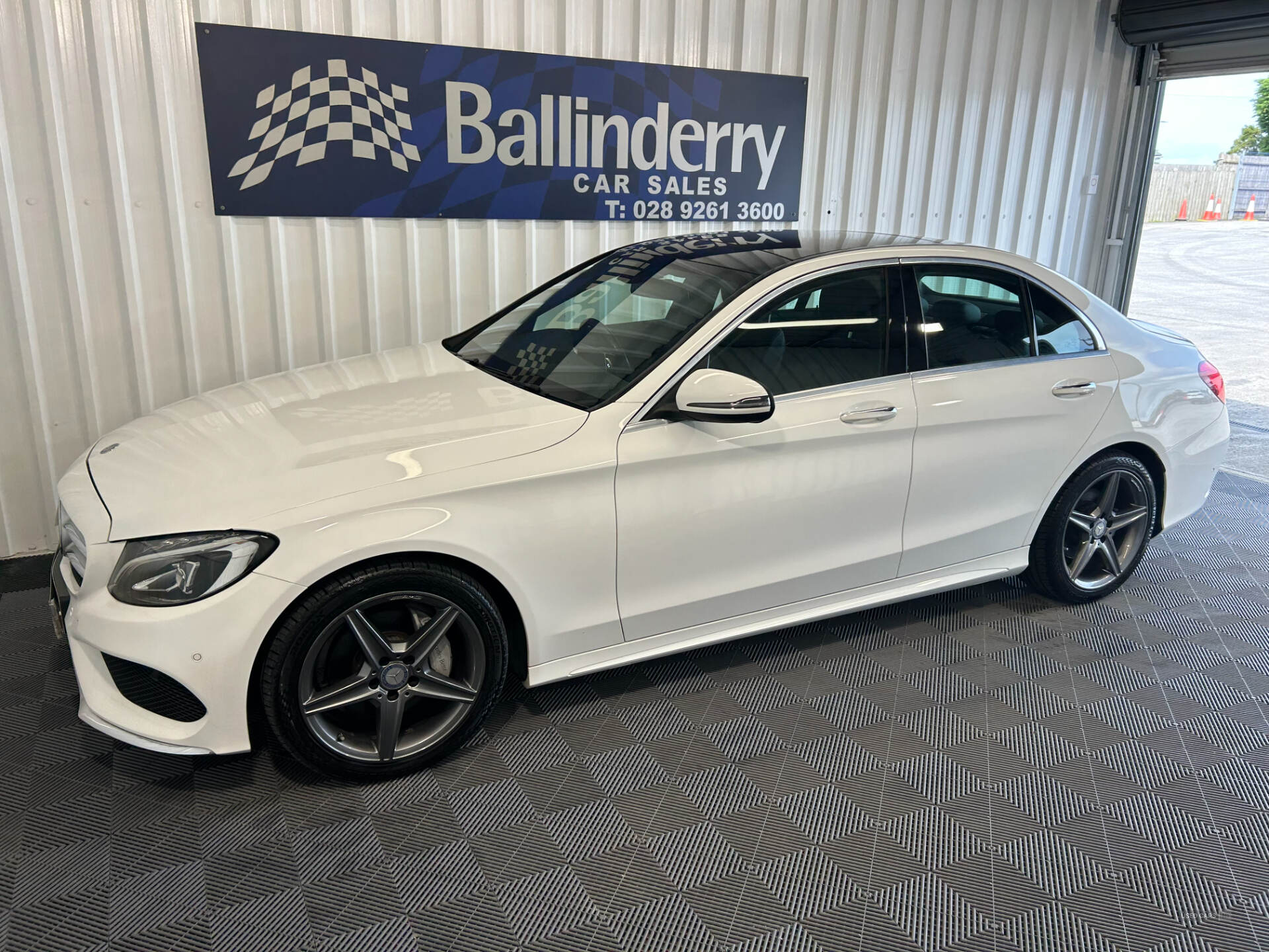 Apr 2016 Mercedes C-Class C200 AMG Line Premium 4dr Auto