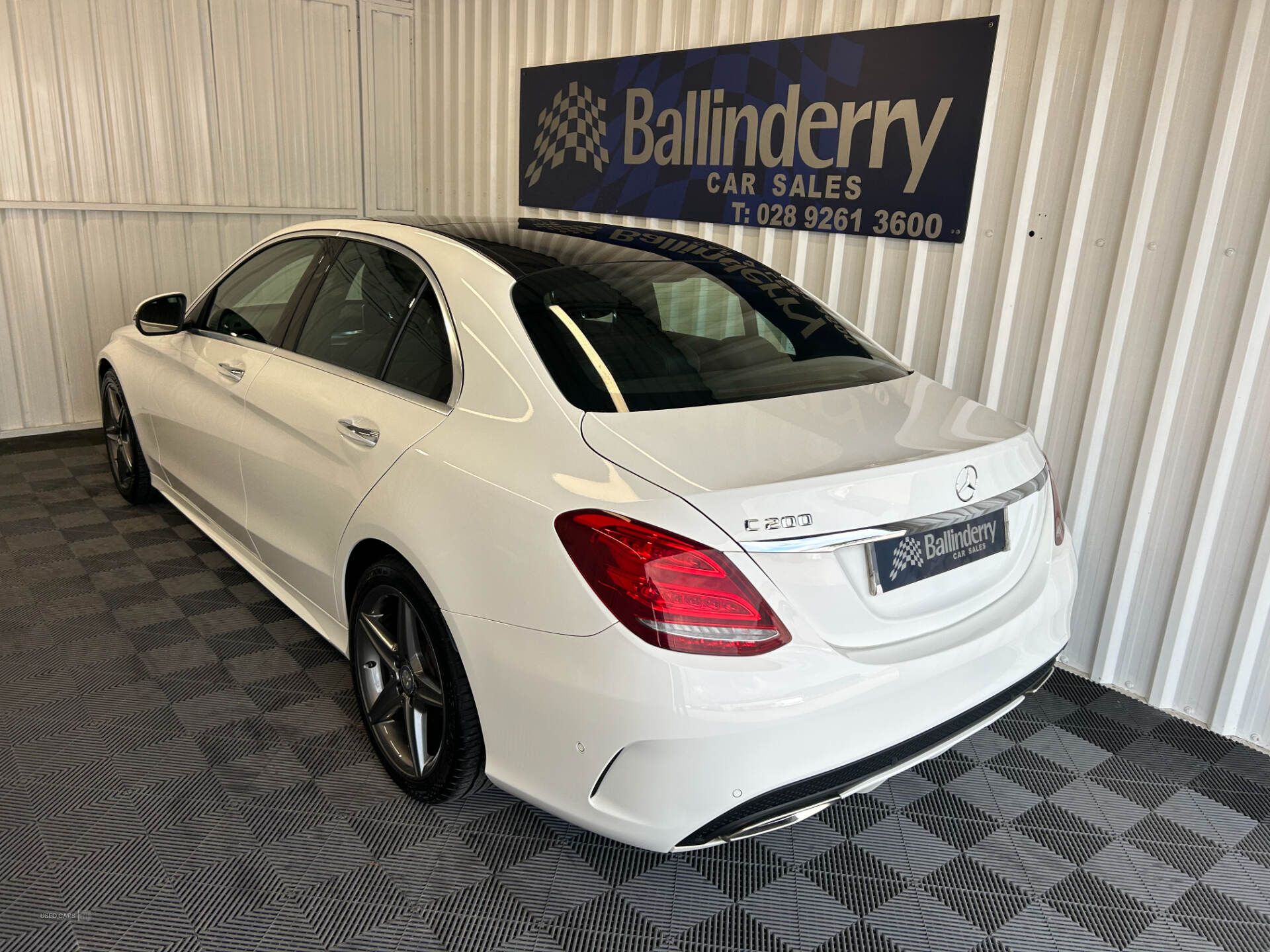 Apr 2016 Mercedes C-Class C200 AMG Line Premium 4dr Auto