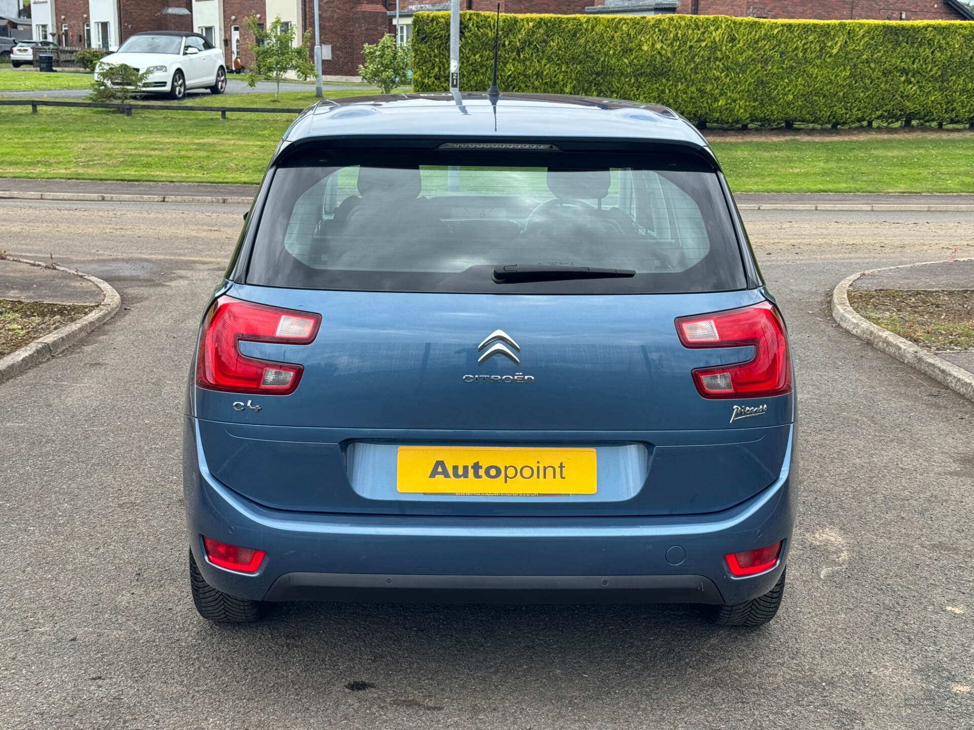 Car Thumbnail 5